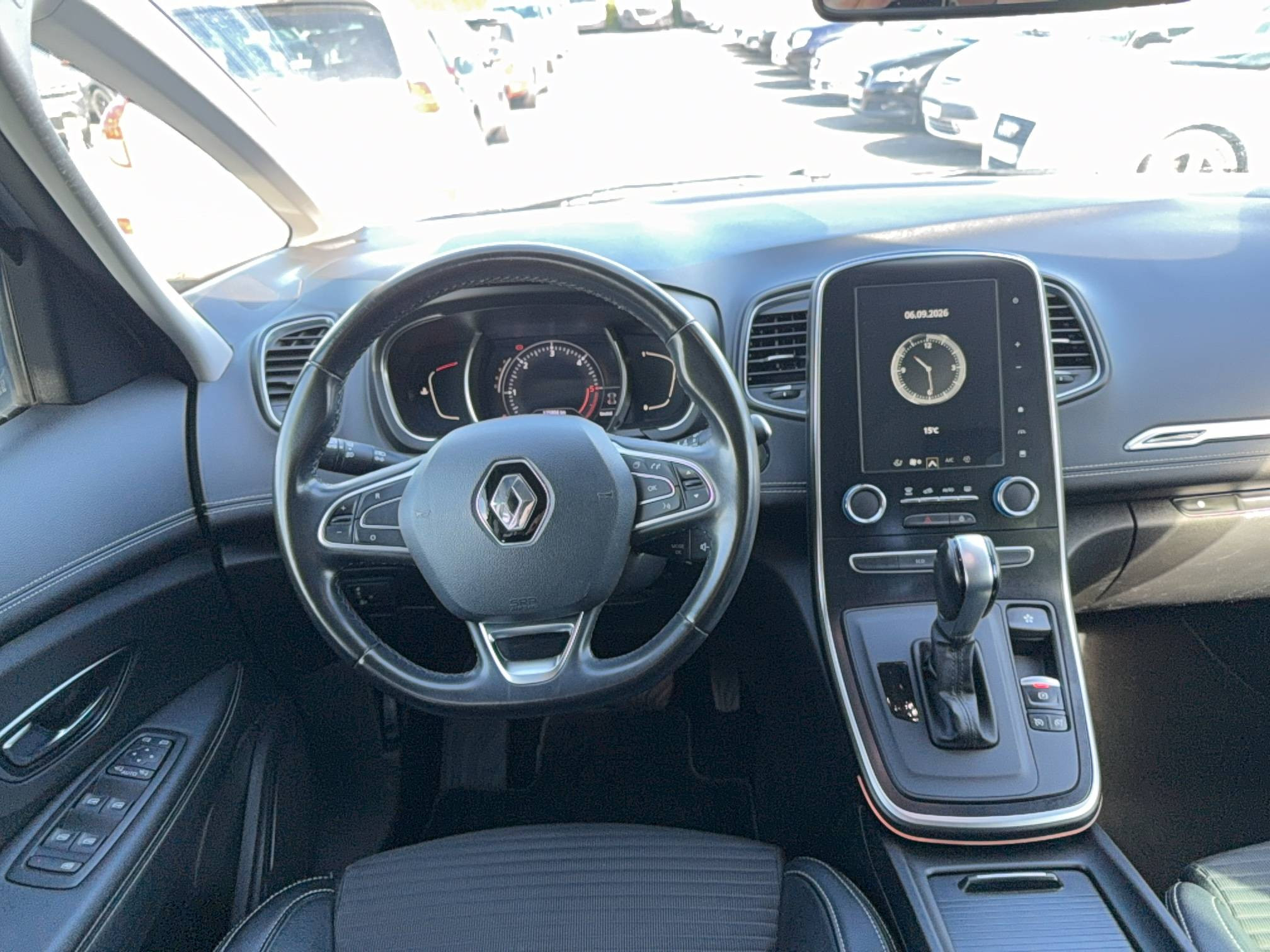 Vente en ligne Renault Grand Scenic 4 Grand Scenic Blue dCi 120 EDC au prix de 14 490 €