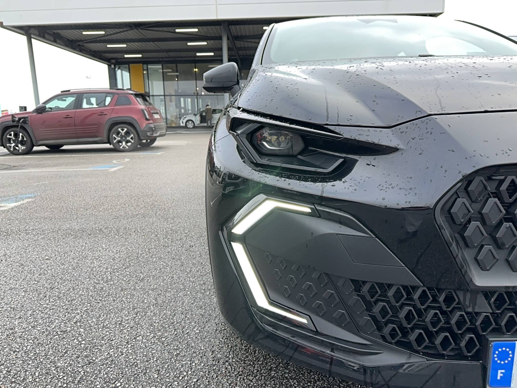 Vente en ligne Renault Clio 6 Clio E-Tech full hybrid 160 ch au prix de 24 600 €