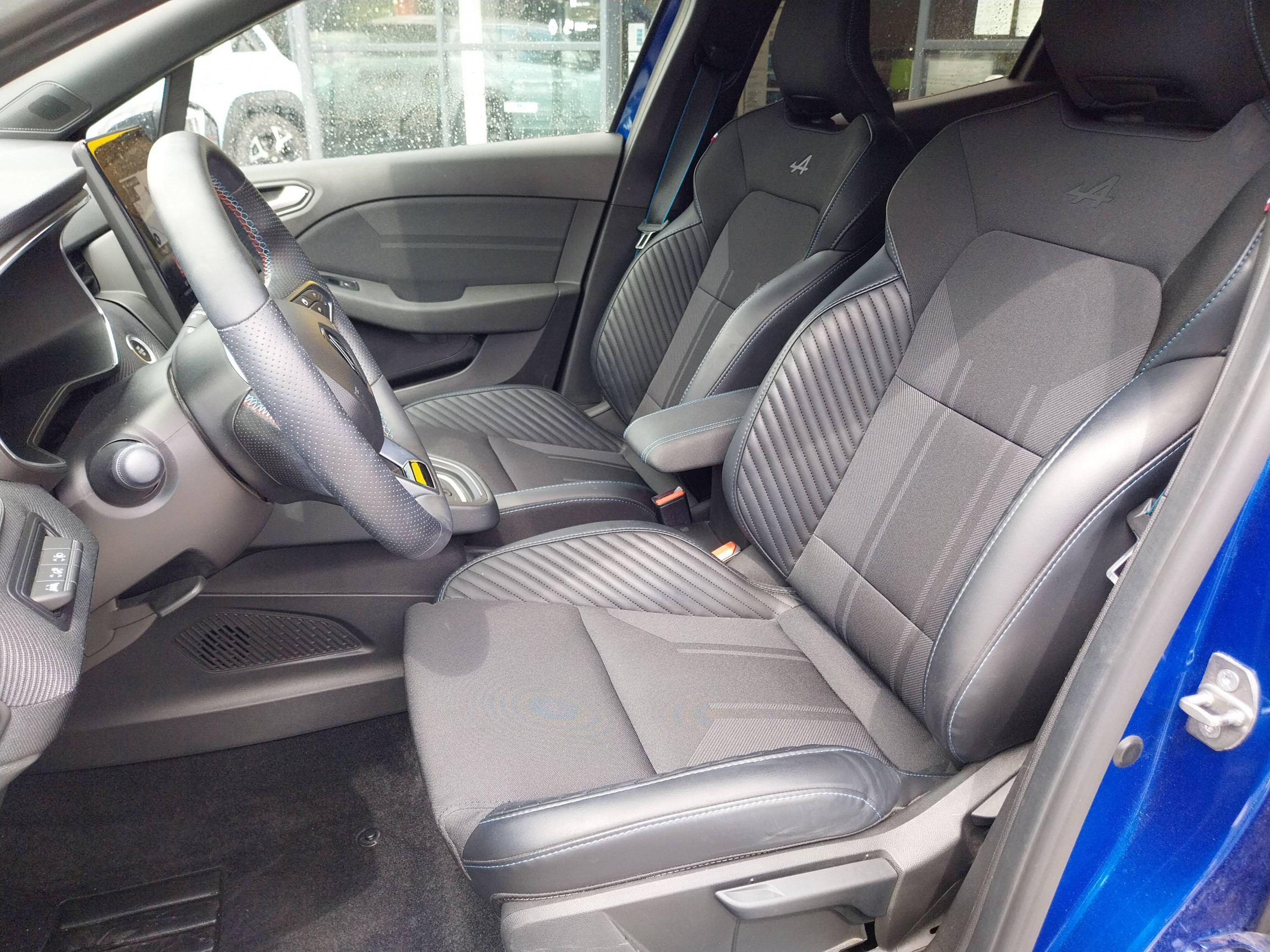 Vente en ligne Renault Clio 5 Clio E-Tech full hybrid 145 au prix de 21 490 €