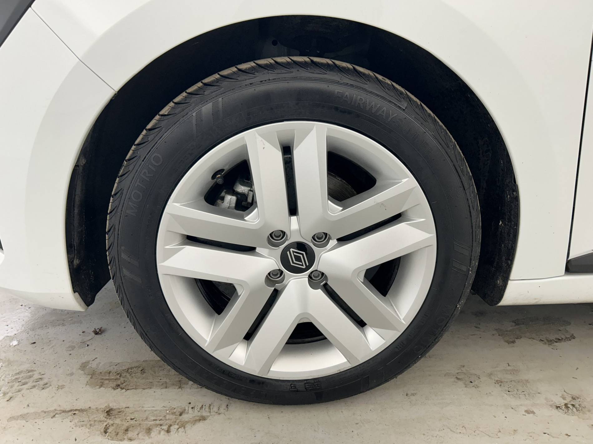 Vente en ligne Renault Clio 5 Clio E-Tech full hybrid 145 ch GSR2 au prix de 20 490 €