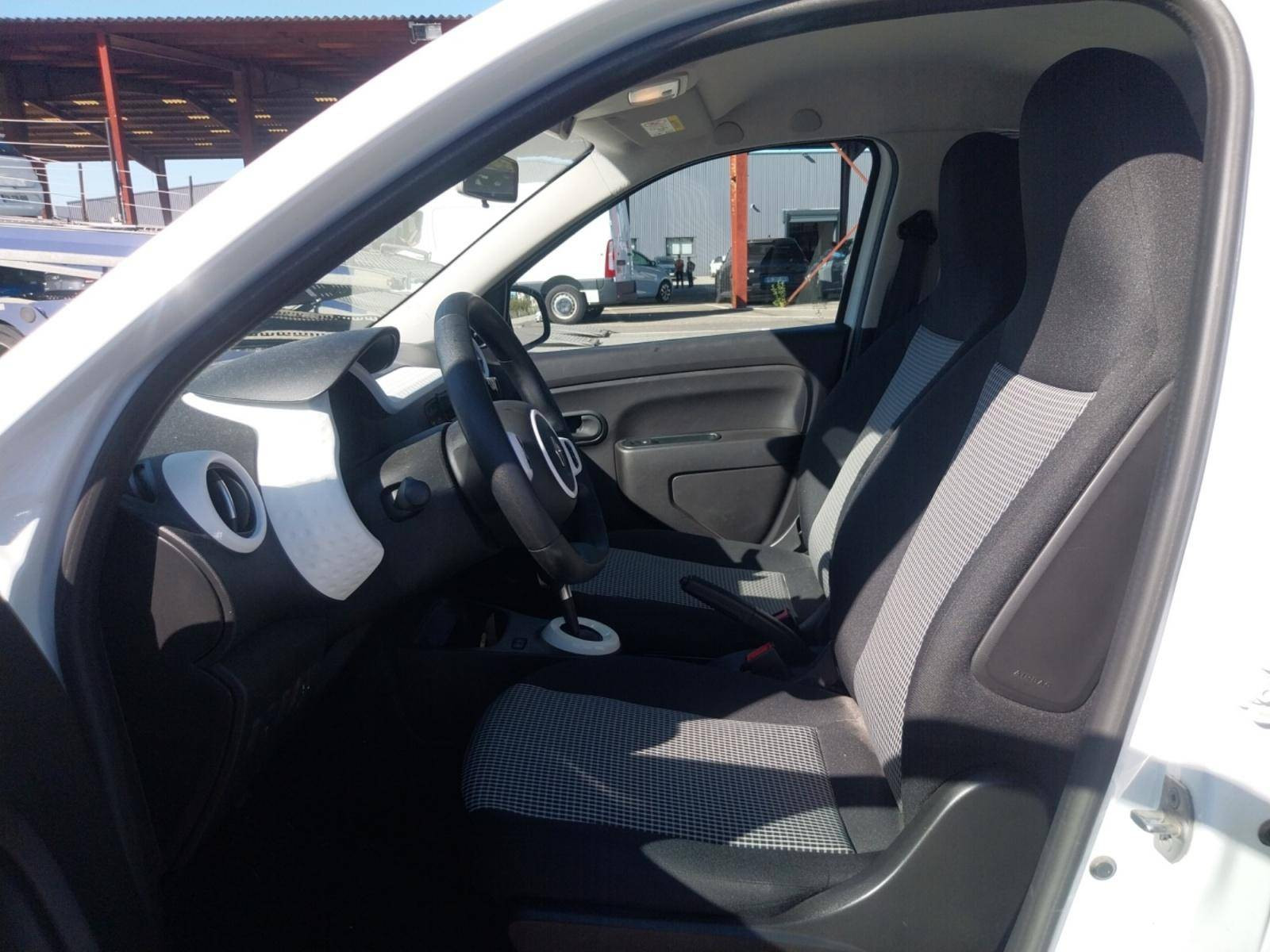 Vente en ligne Renault Twingo Electrique Twingo III E-Tech au prix de 12 900 €