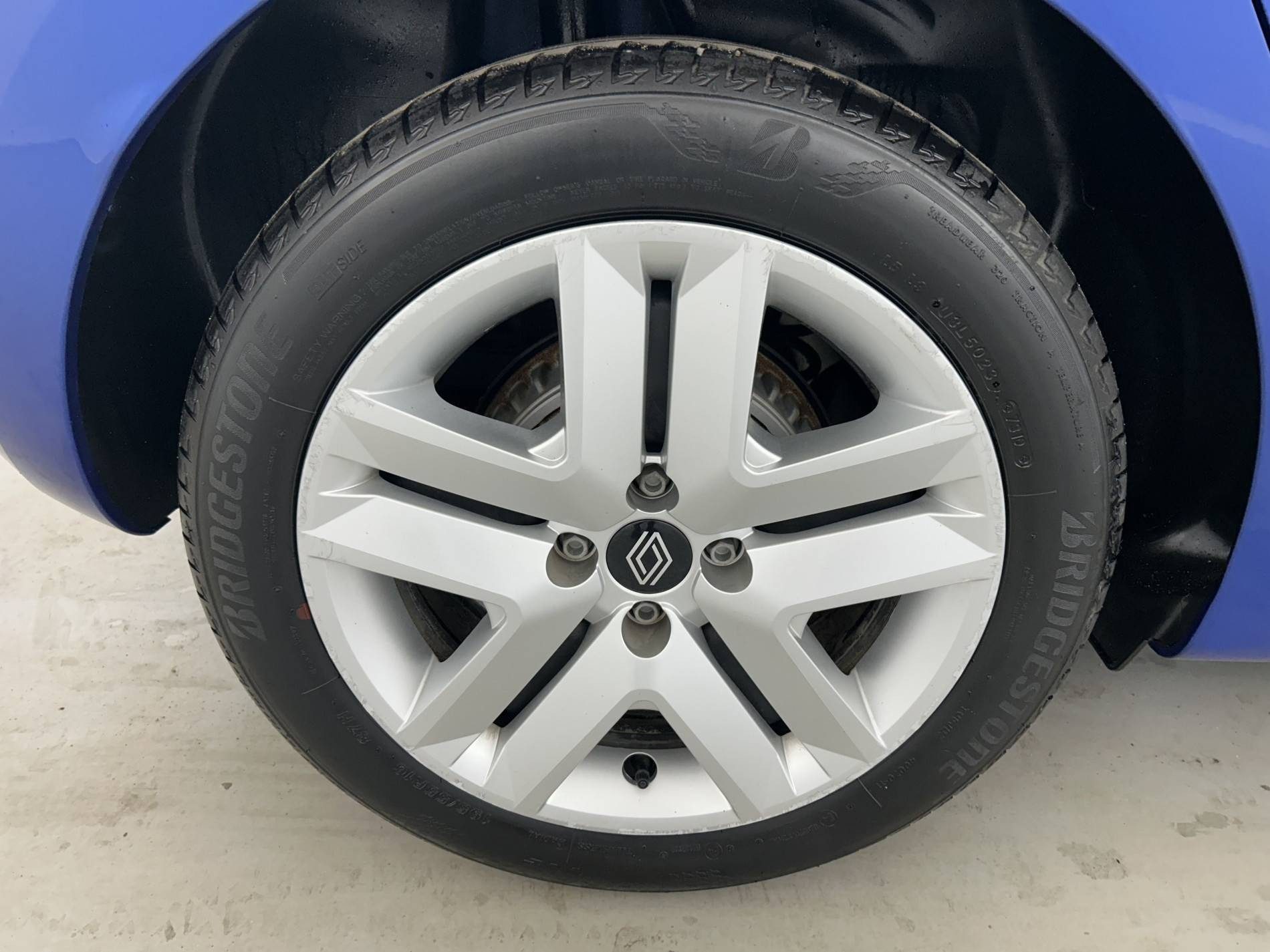 Vente en ligne Renault Clio 5 Clio Blue dCi 100 ch GSR2 au prix de 16 590 €