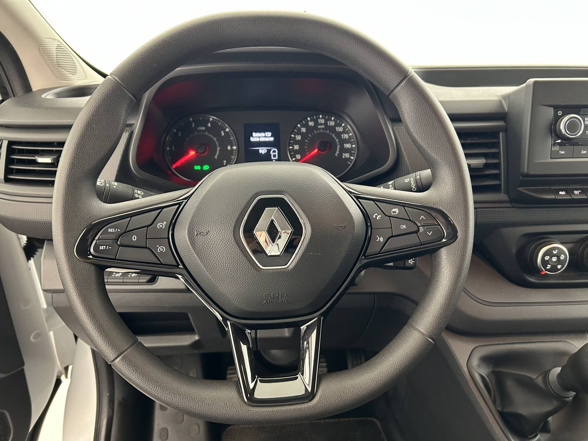 Vente en ligne Renault Trafic 3 Fourgon TRAFIC FGN L1H1 3000 KG BLUE DCI 130 au prix de 20 990 €