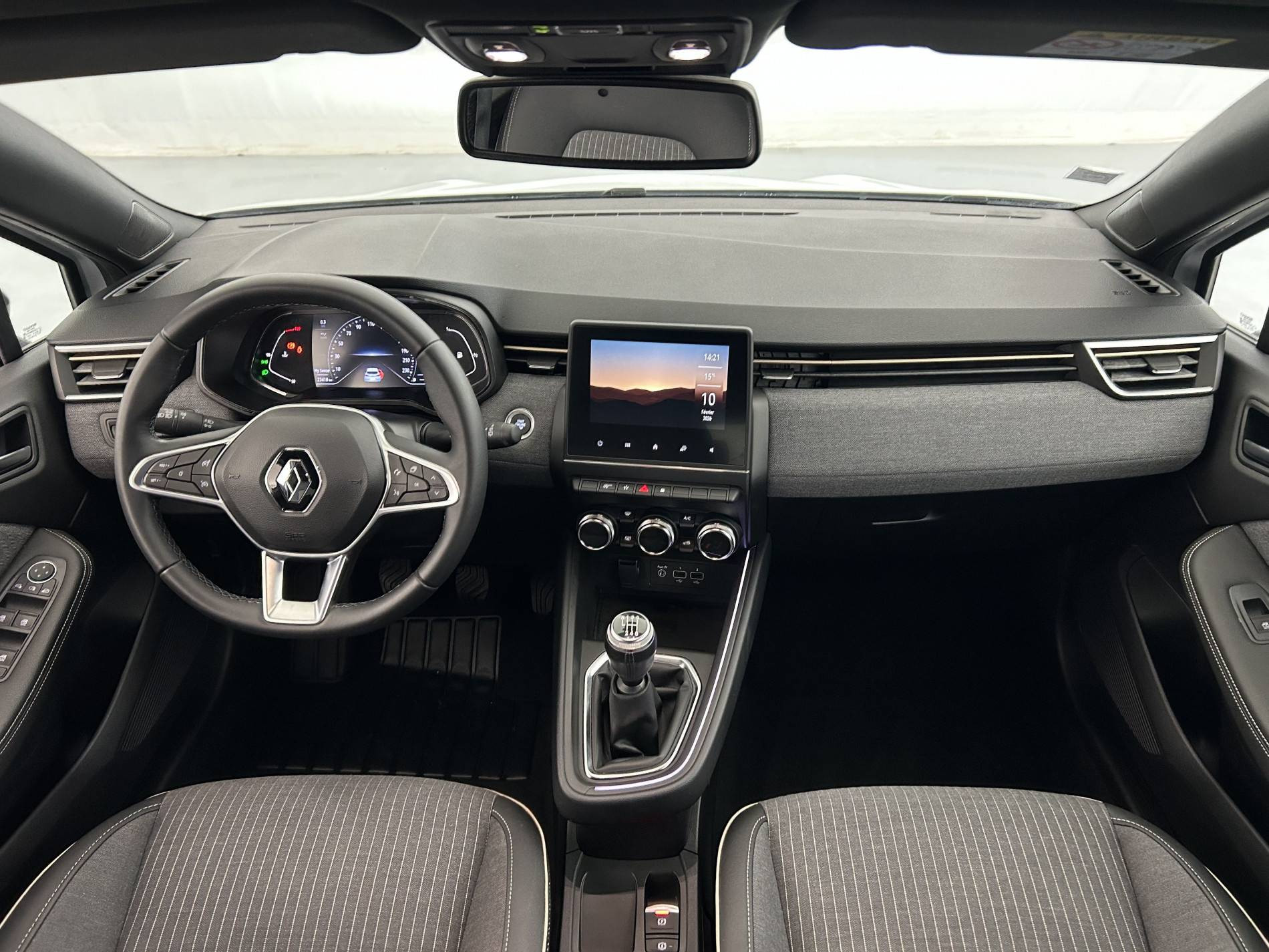 Vente en ligne Renault Clio 5 Clio TCe 140 - 21N au prix de 16 490 €