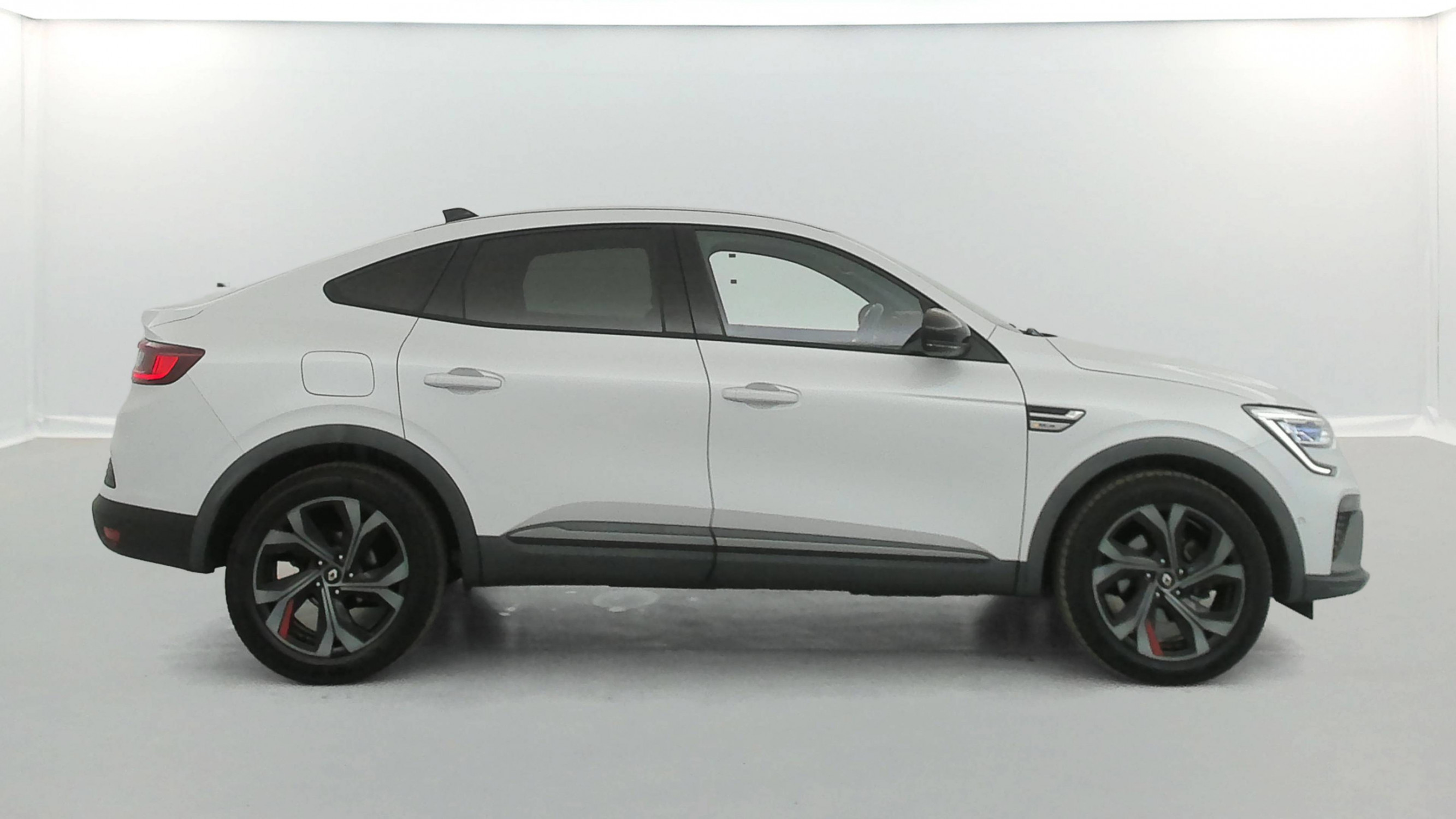 Vente en ligne Renault Arkana  E-Tech hybride 145 au prix de 22 690 €