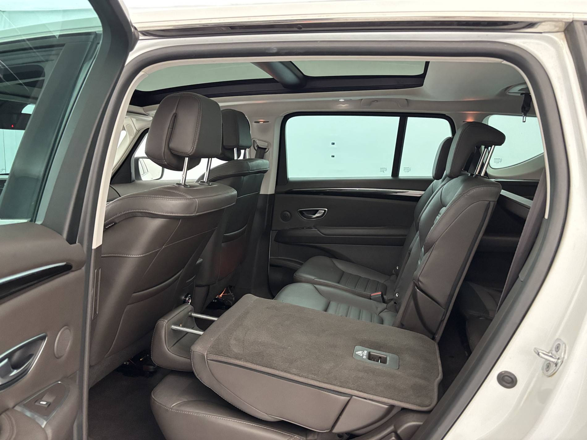 Vente en ligne Renault Espace 5 Espace dCi 160 Energy Twin Turbo au prix de 16 990 €