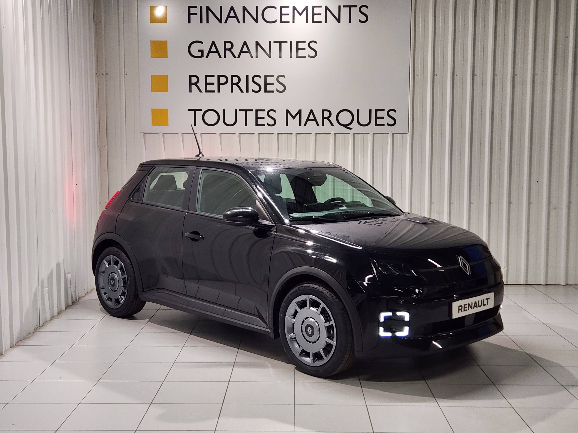 Vente en ligne Renault R5 E-Tech  120 ch autonomie urbaine au prix de 26 390 €