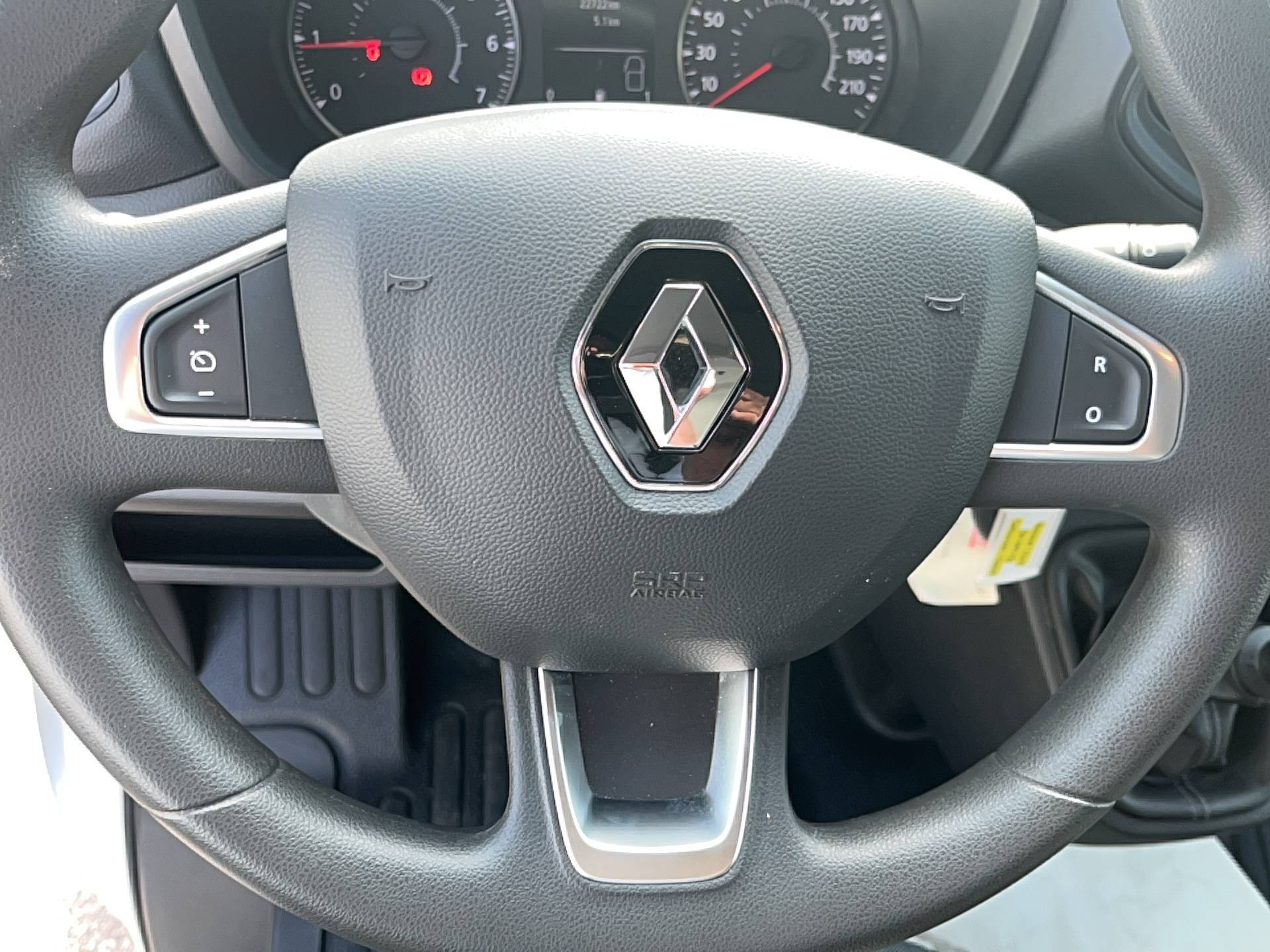Vente en ligne Renault Master Fourgon MASTER FGN TRAC F3500 L2H2 BLUE DCI 135 au prix de 26 990 €