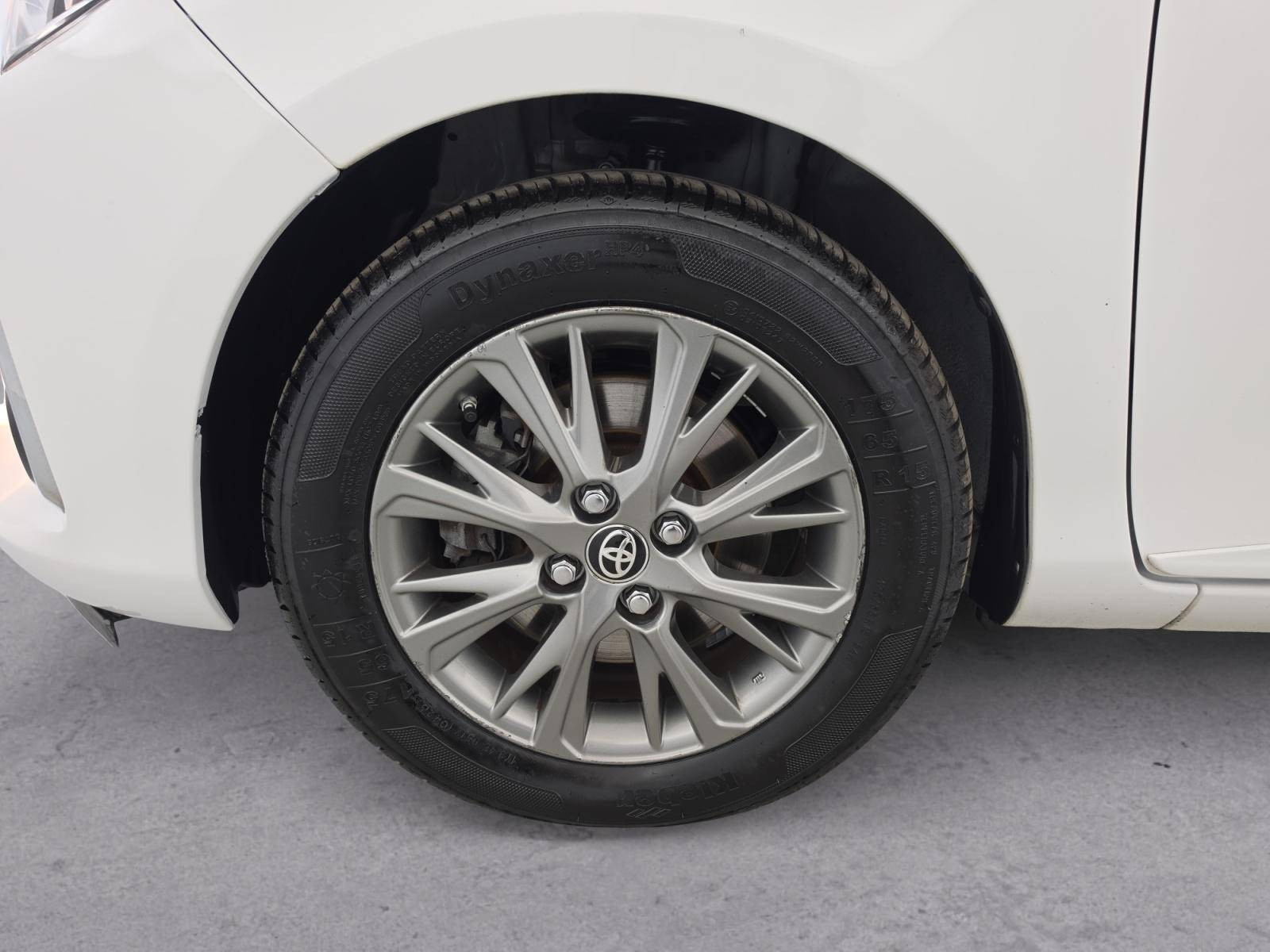 Vente en ligne Toyota Yaris Yaris Pro 110 VVT-i CVT au prix de 12 990 €