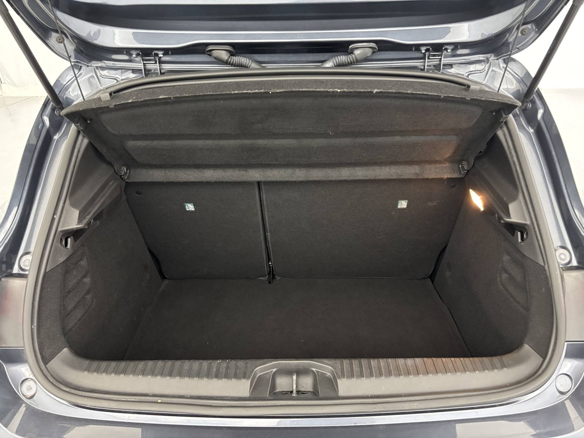 Vente en ligne Renault Clio 5 Clio E-Tech 140 - 21N au prix de 17 990 €