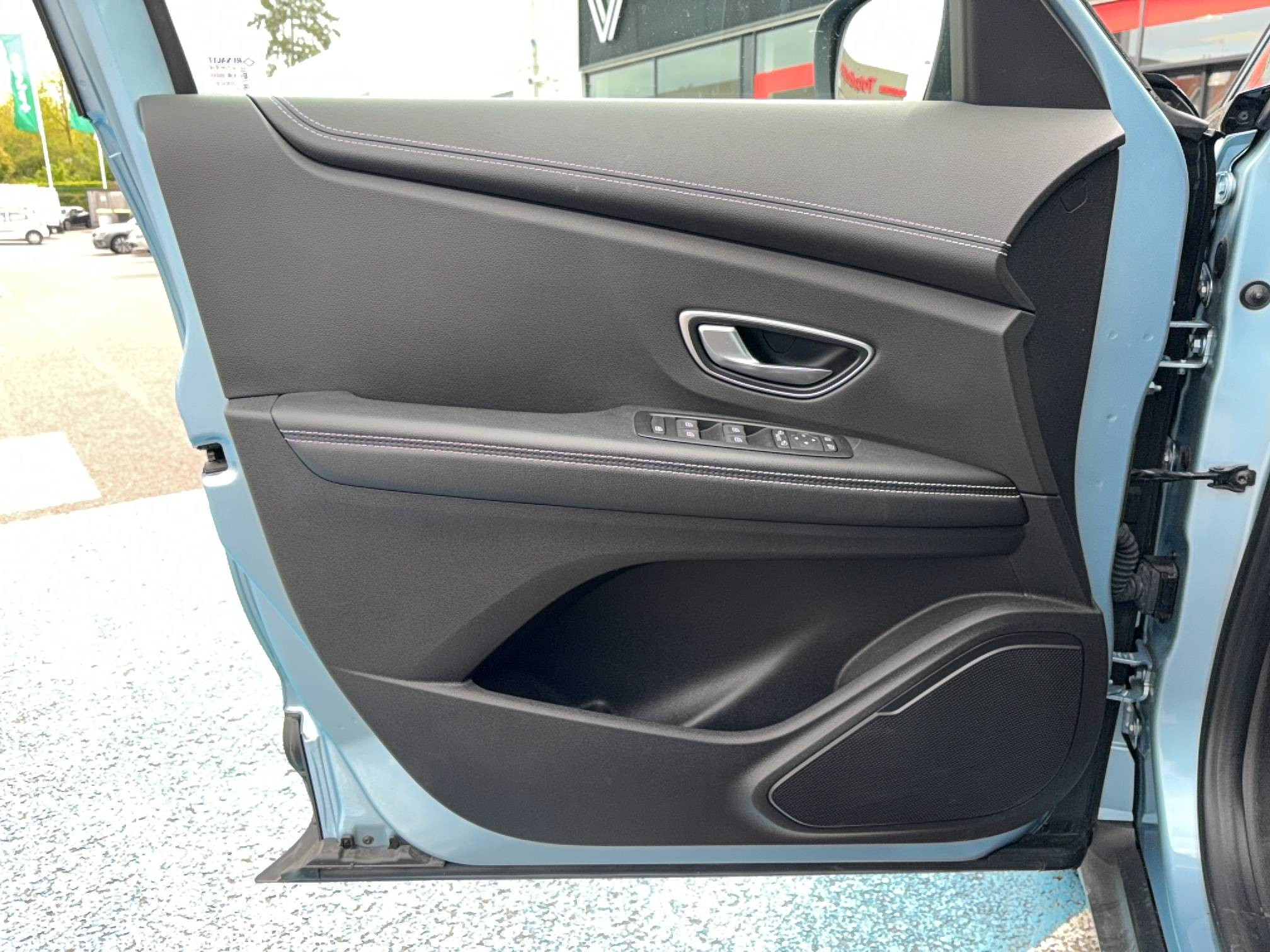 Vente en ligne Renault Scenic 4 Scenic Blue dCi 120 au prix de 13 590 €