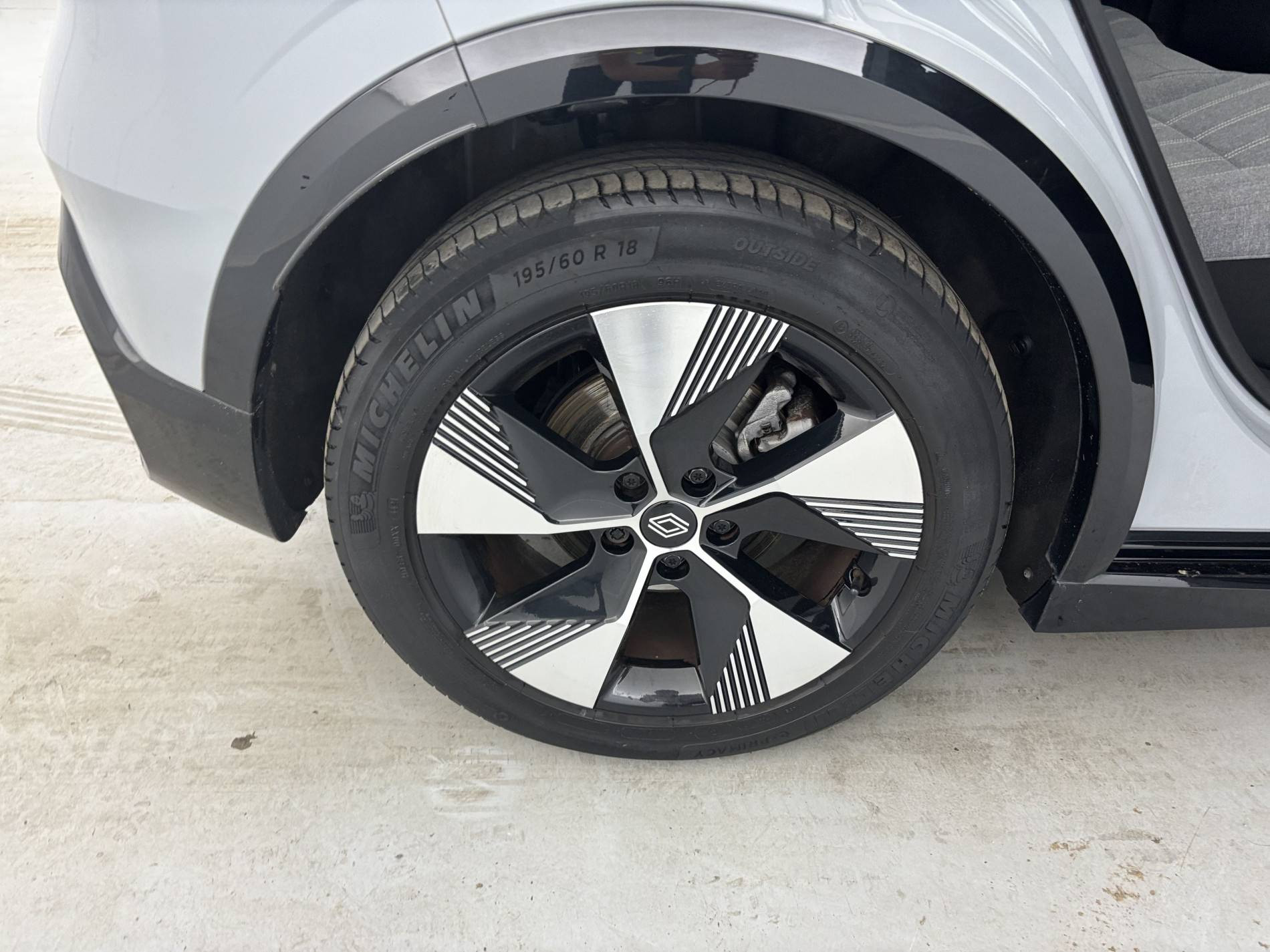 Vente en ligne Renault Megane E-Tech  EV60 220 ch super charge au prix de 24 990 €