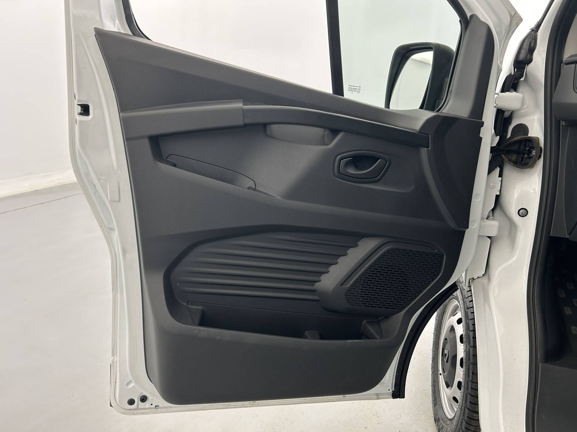 Vente en ligne Renault Trafic 3 Fourgon TRAFIC FGN L2H1 3000 KG BLUE DCI 130 au prix de 22 990 €