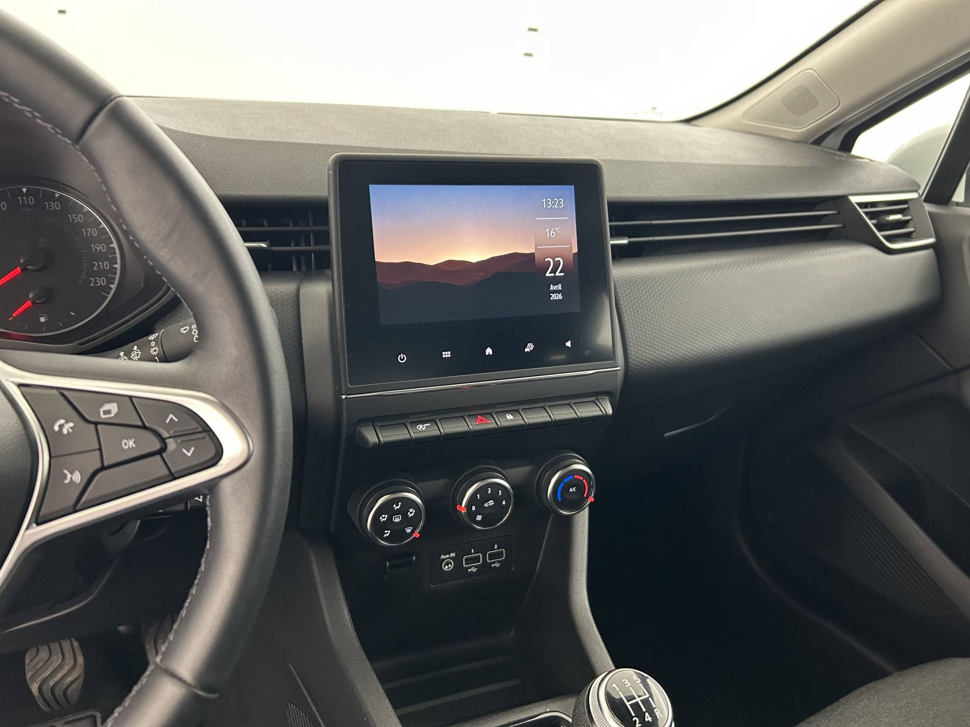 Vente en ligne Renault Clio 5 Clio SCe 65 - 21N au prix de 12 390 €