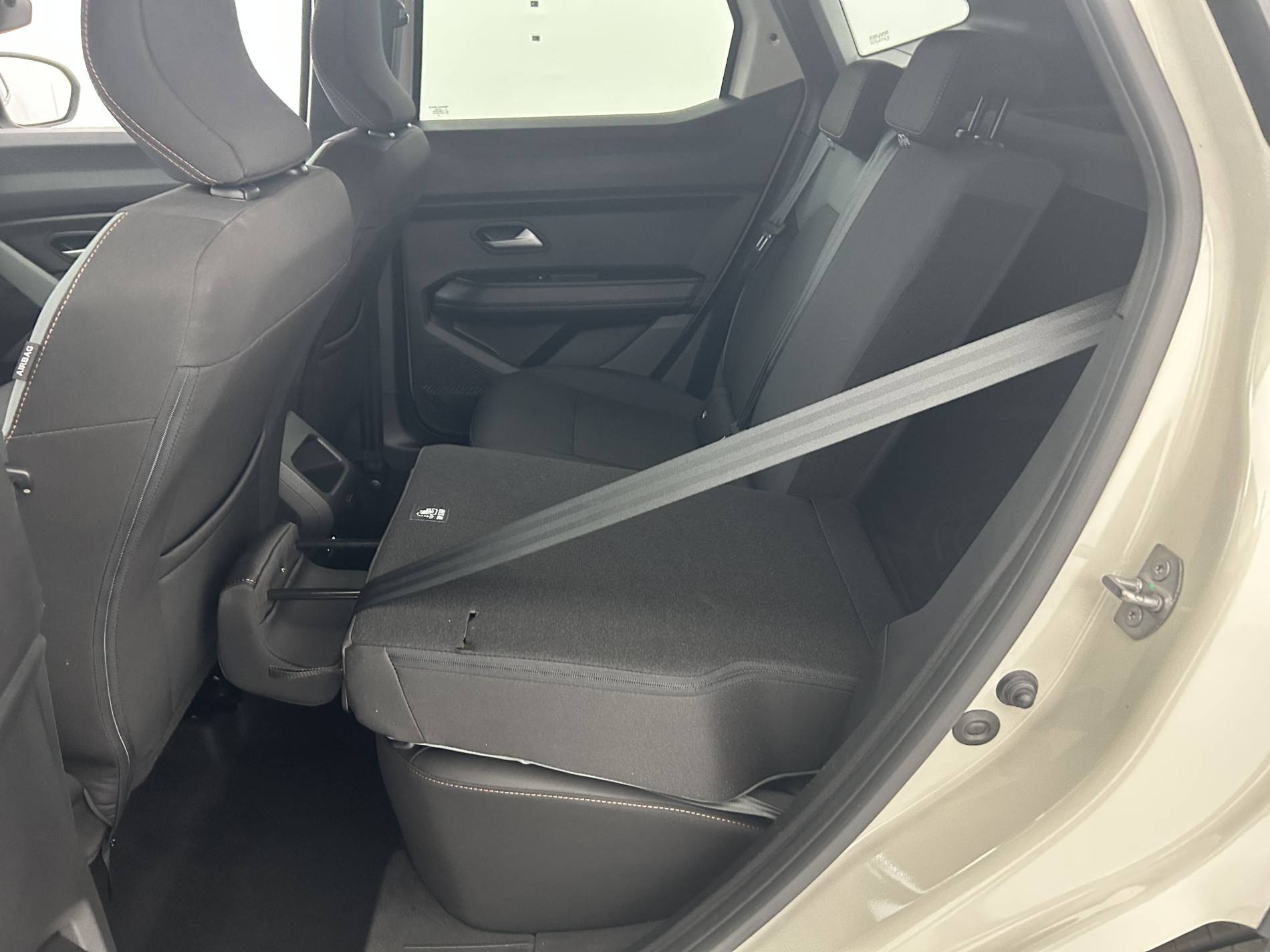 Vente en ligne Dacia Duster  Hybrid 140 au prix de 24 490 €