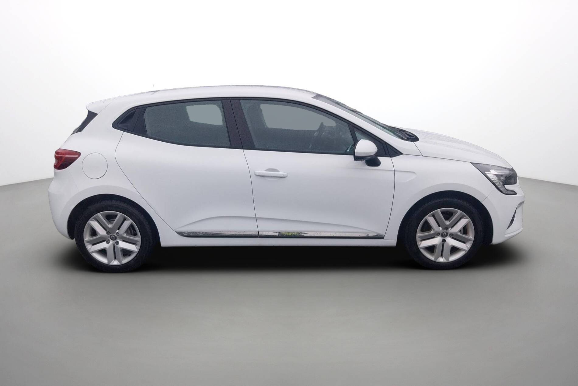 Vente en ligne Renault Clio 5 Clio E-Tech 140 - 21N au prix de 15 500 €