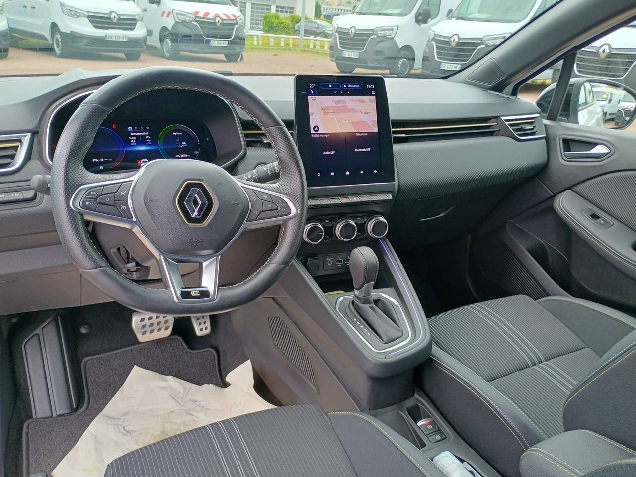 Vente en ligne Renault Clio 5 Clio E-Tech full hybrid 145 au prix de 19 790 €