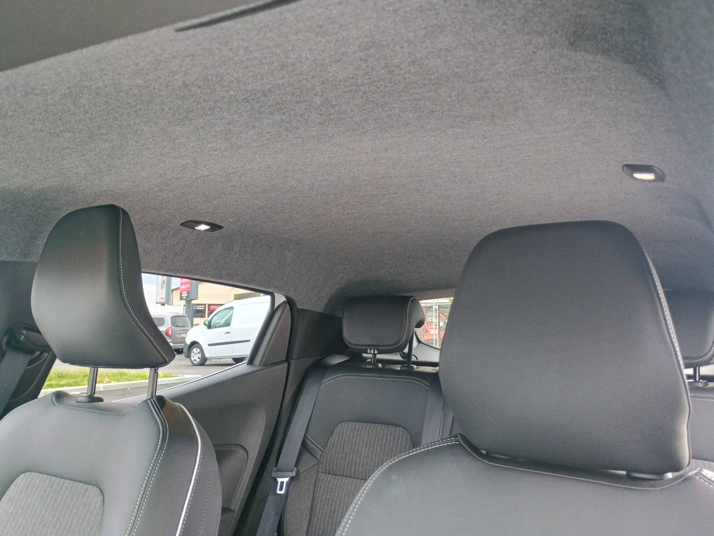 Vente en ligne Renault Clio 5 Clio E-Tech full hybrid 145 au prix de 16 990 €