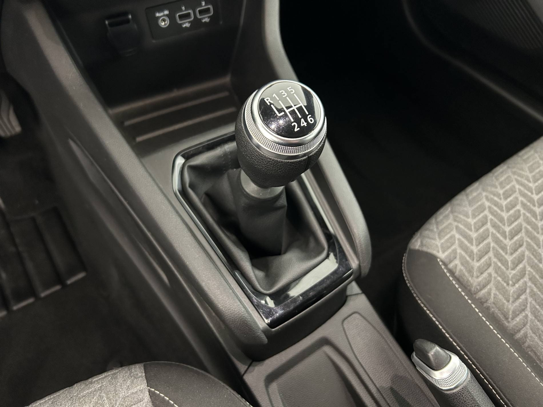 Vente en ligne Renault Clio 5 Clio TCe 90 - 21N au prix de 13 990 €