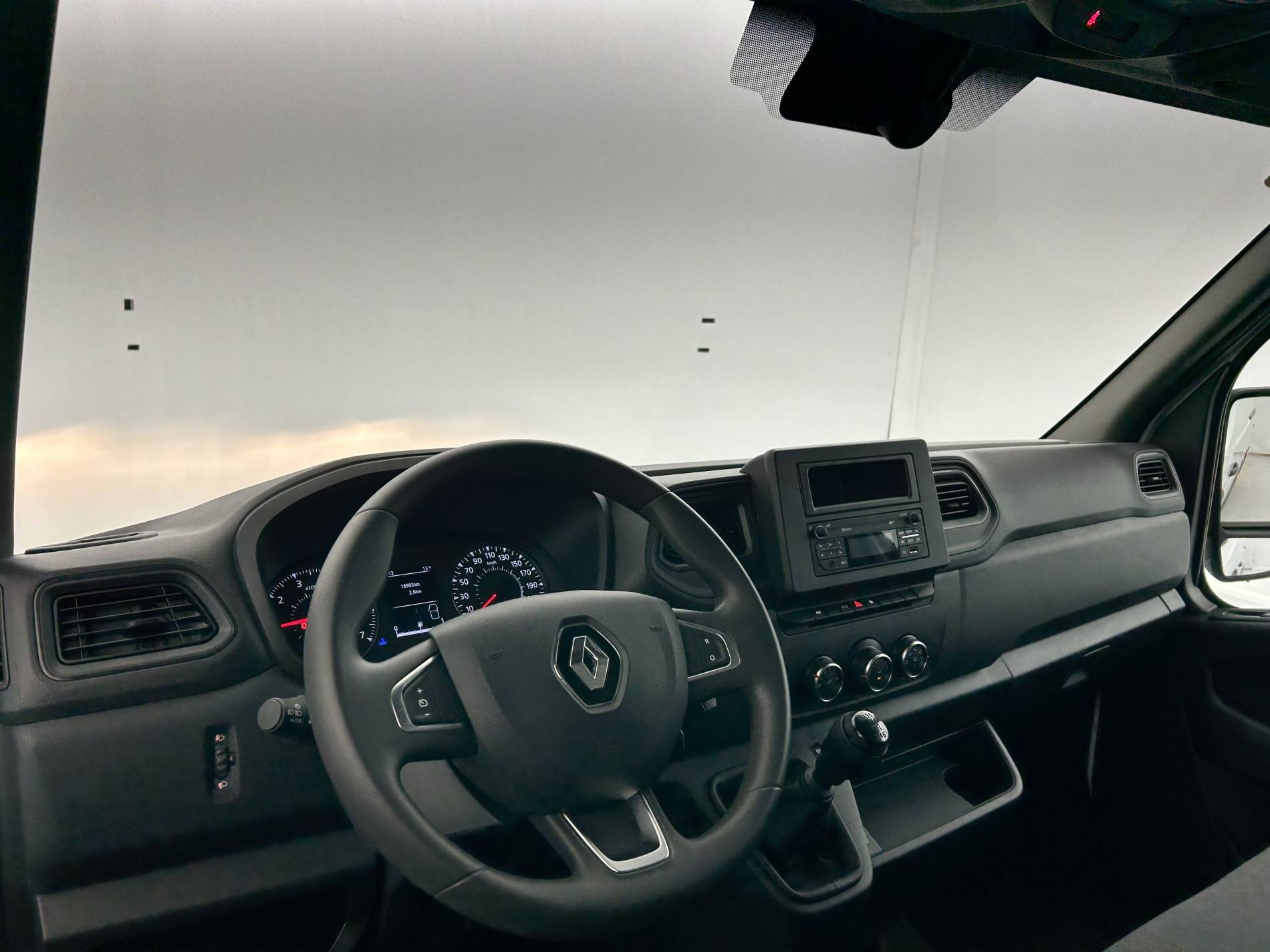 Vente en ligne Renault Master Fourgon MASTER FGN TRAC F3500 L3H3 BLUE DCI 135 au prix de 29 990 €