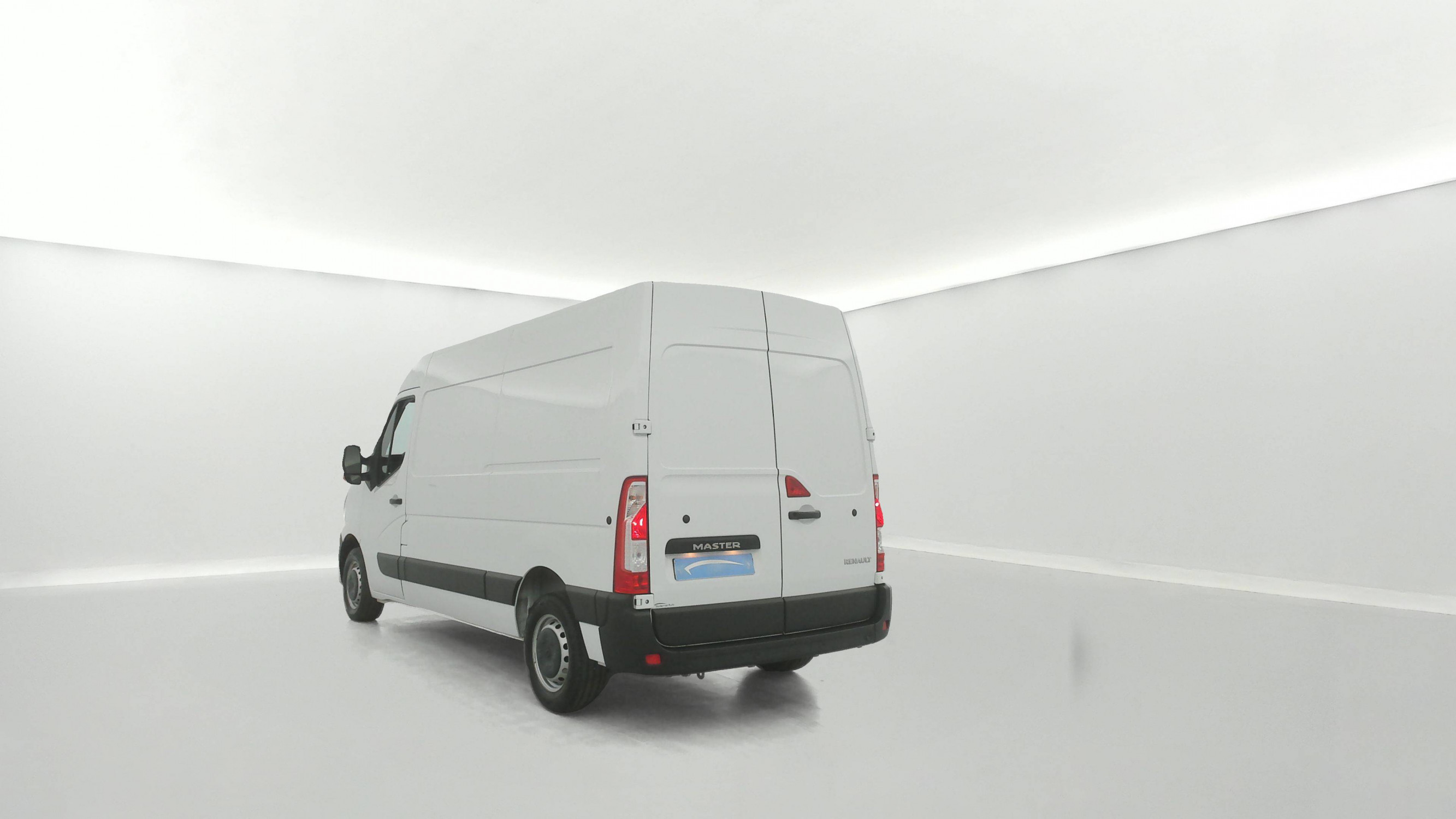 Vente en ligne Renault Master Fourgon MASTER FGN TRAC F3500 L2H2 BLUE DCI 135 au prix de 24 000 €