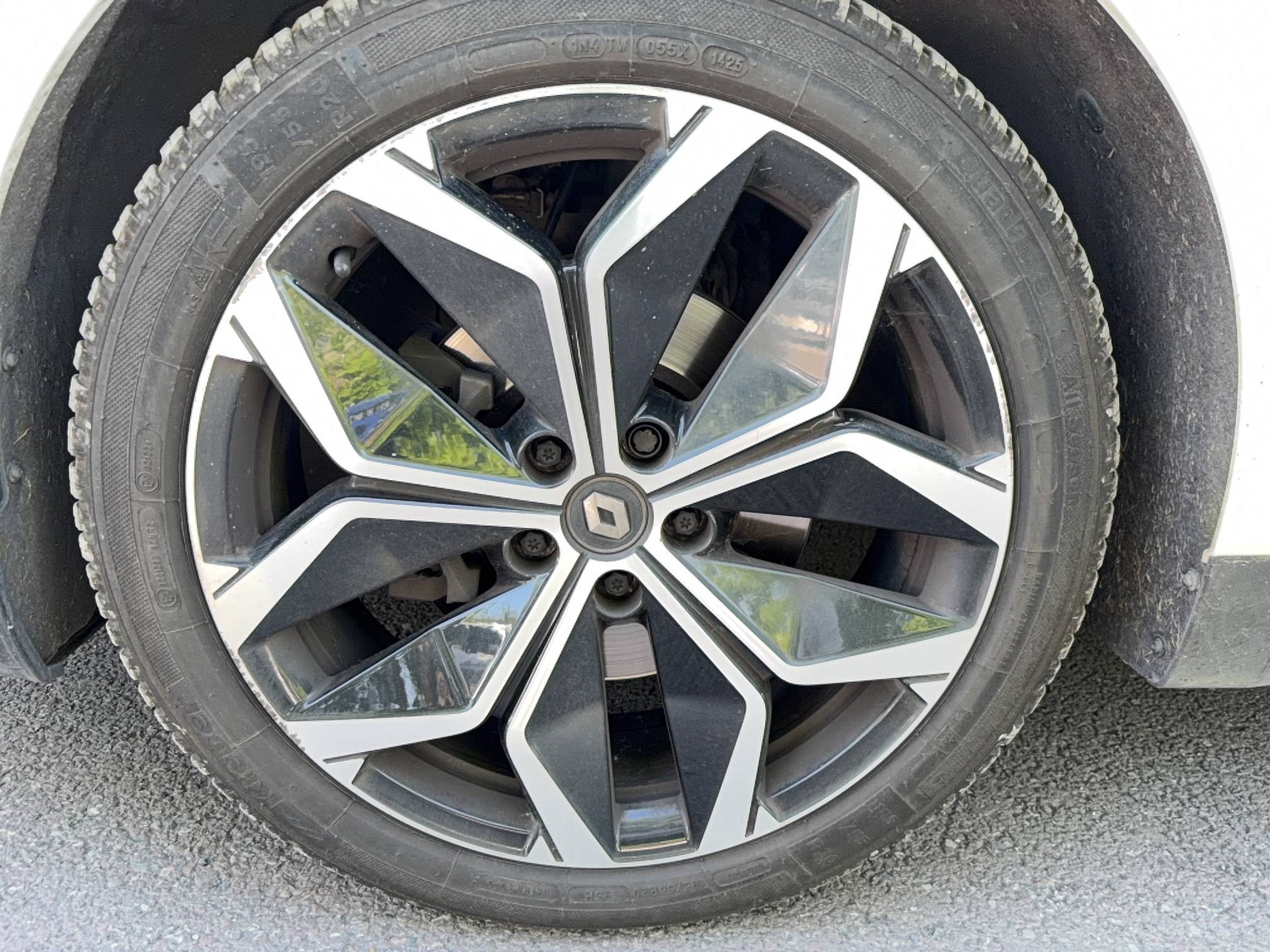Vente en ligne Renault Grand Scenic 4 Grand Scenic TCe 140 EDC au prix de 22 590 €
