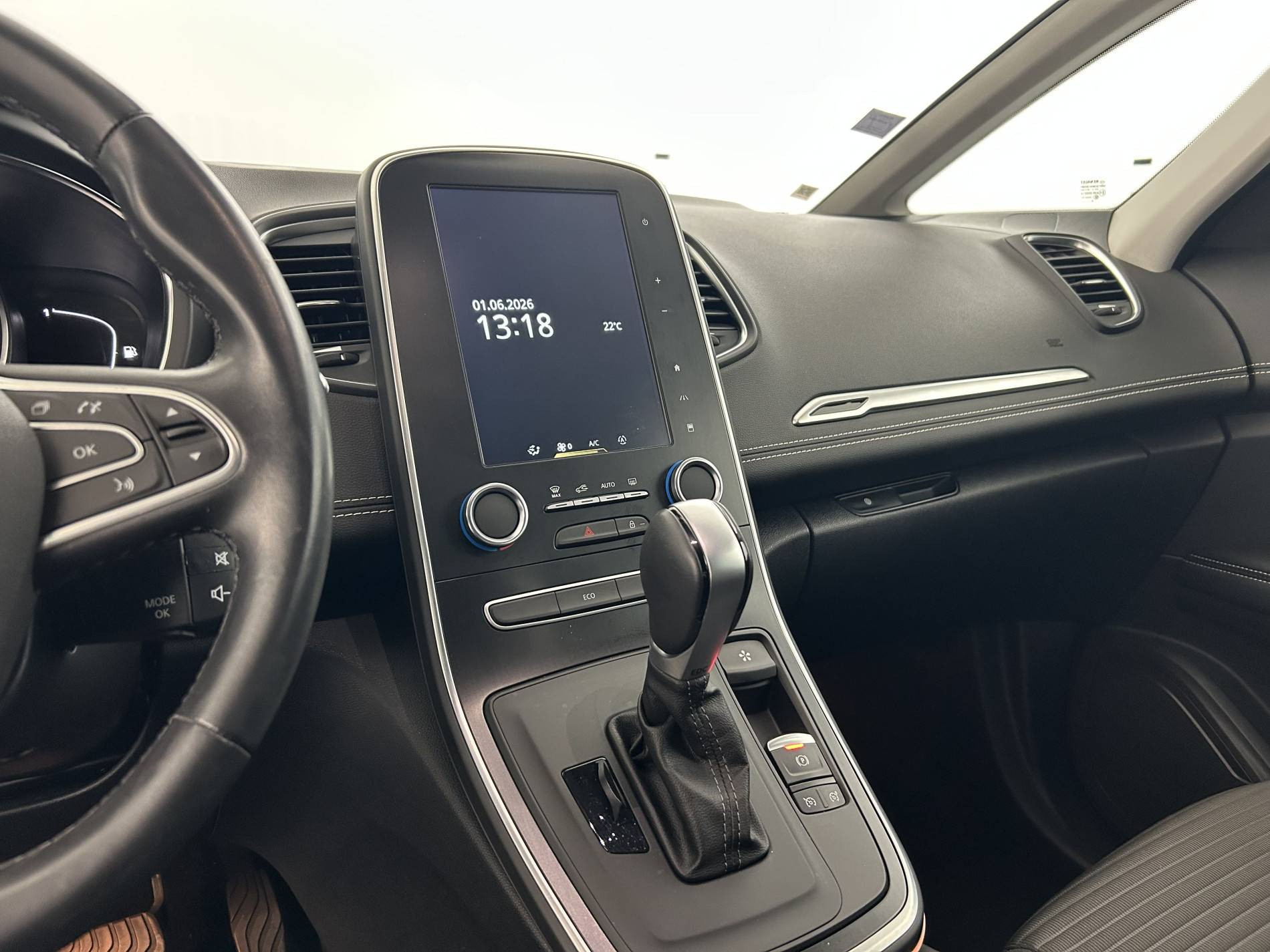Vente en ligne Renault Scenic 4 Scenic TCe 140 Energy EDC au prix de 18 790 €