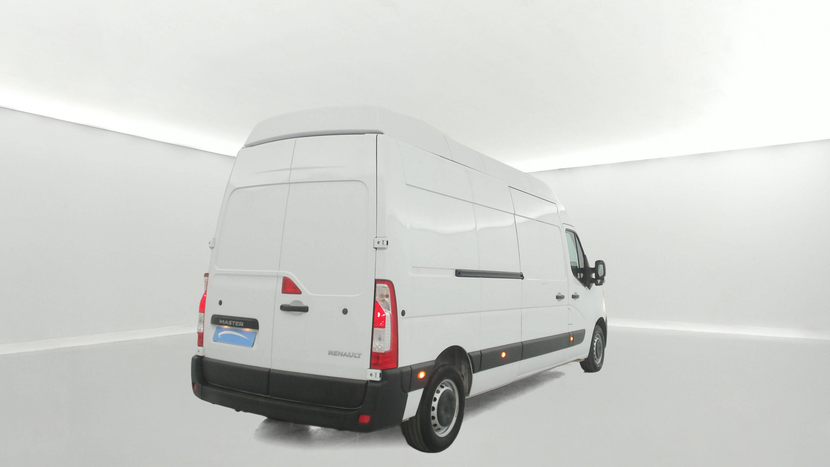 Vente en ligne Renault Master Fourgon MASTER FGN TRAC F3500 L3H3 BLUE DCI 135 au prix de 26 490 €