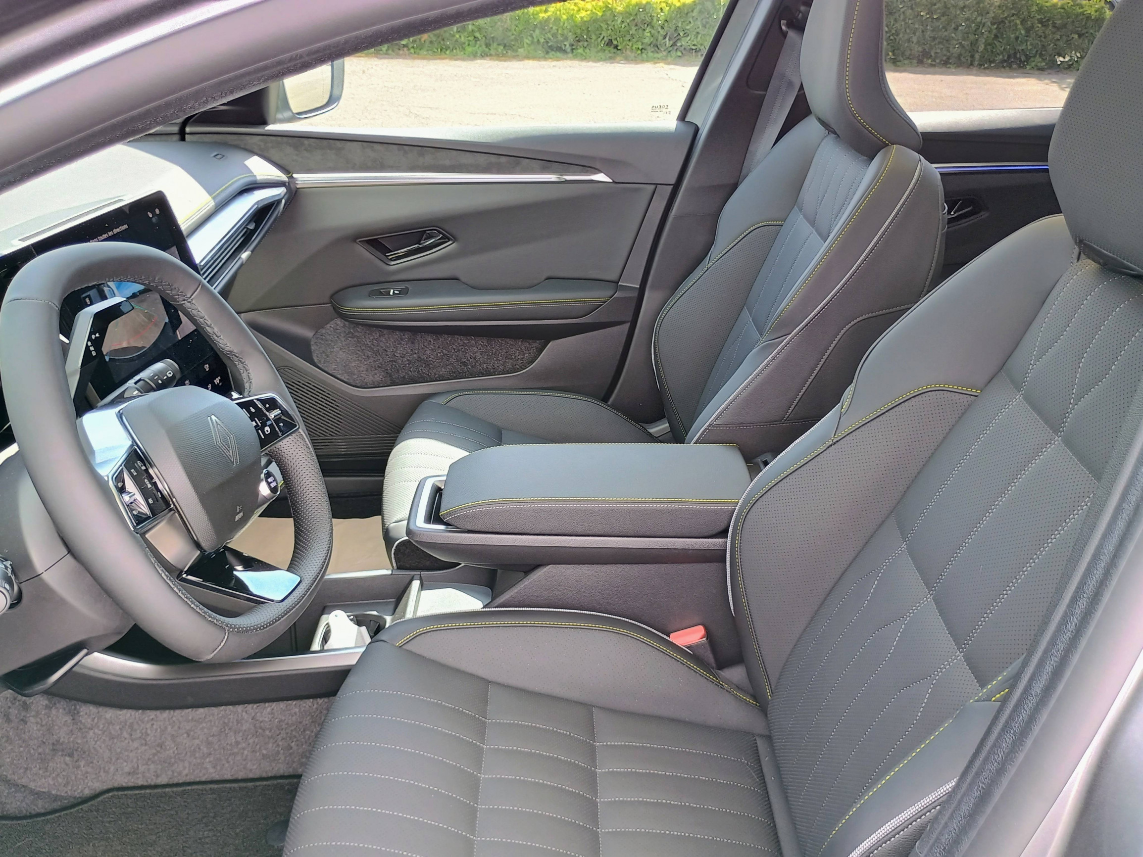 Vente en ligne Renault Scenic E-Tech Scenic E-Tech électrique 220 ch grande autonomie au prix de 51 980 €