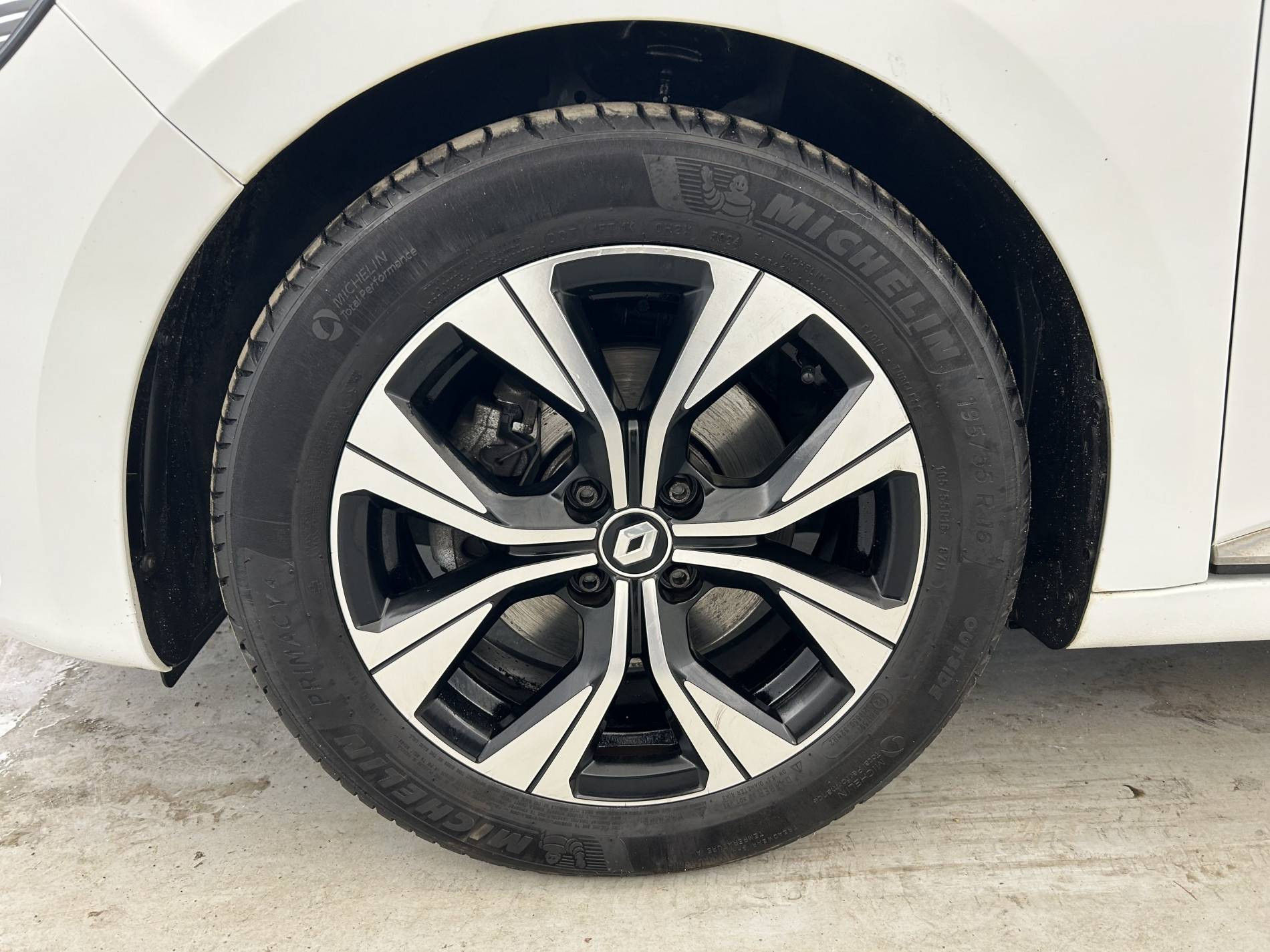 Vente en ligne Renault Clio 5 Clio Blue dCi 100 au prix de 15 590 €