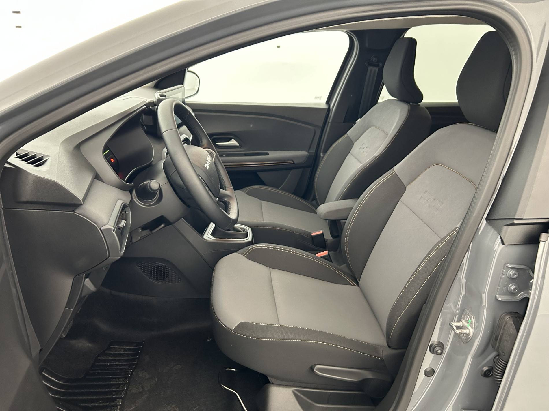 Vente en ligne Dacia Jogger  Hybrid 140 7 places GSR2 au prix de 26 390 €