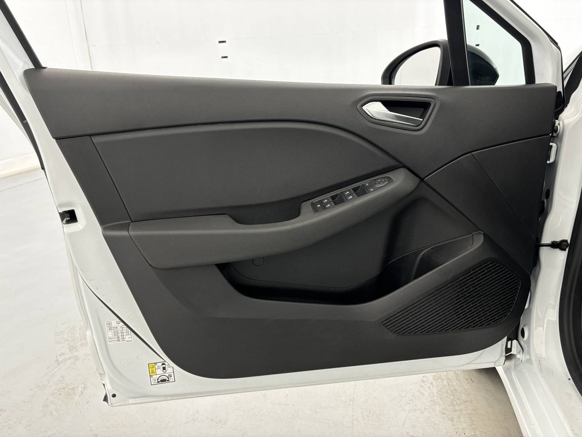 Vente en ligne Renault Clio 5 CLIO SOCIETE BLUE DCI 100 au prix de 10 990 €