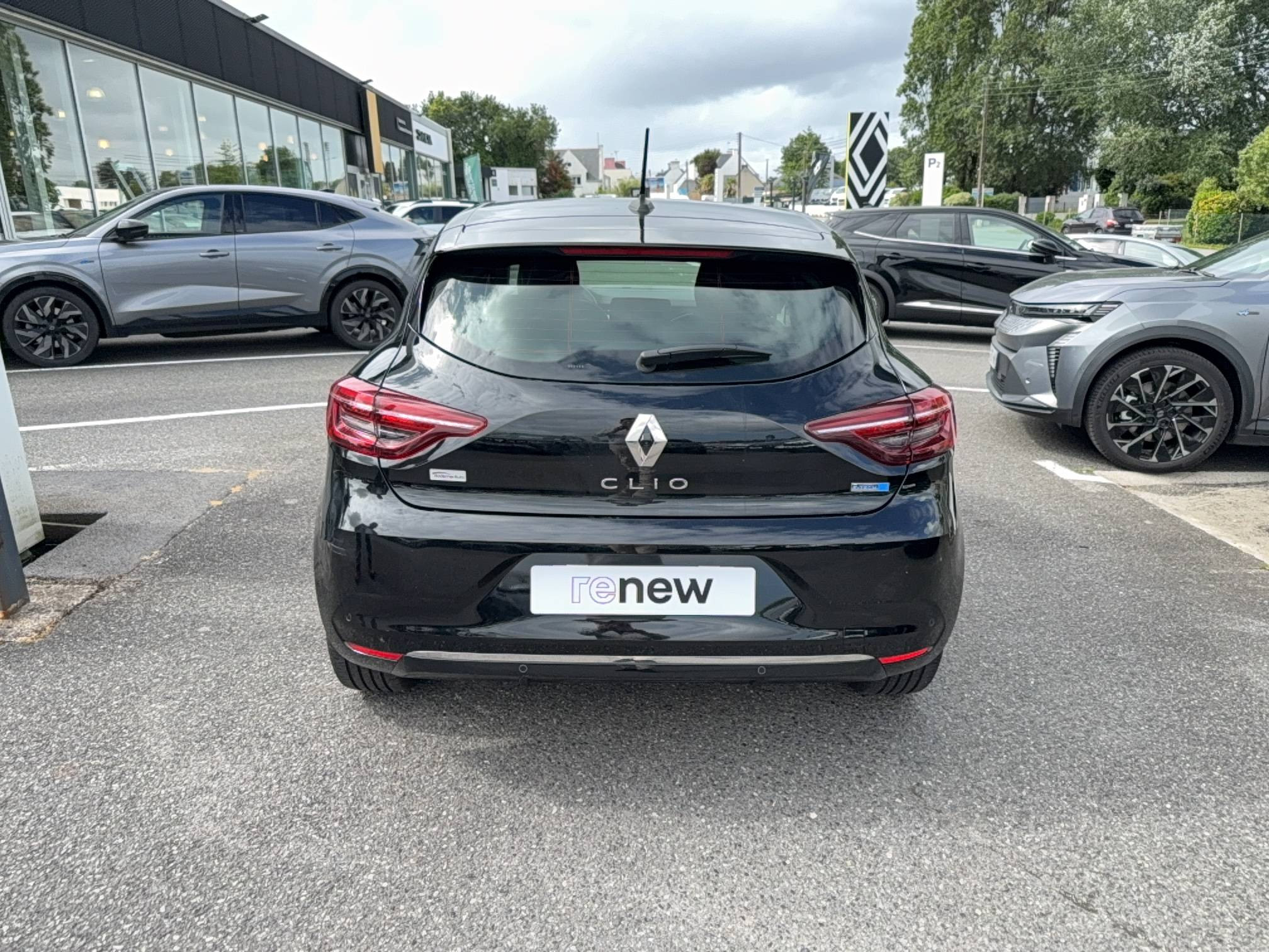 Vente en ligne Renault Clio 5 Clio E-Tech 140 - 21N au prix de 18 900 €