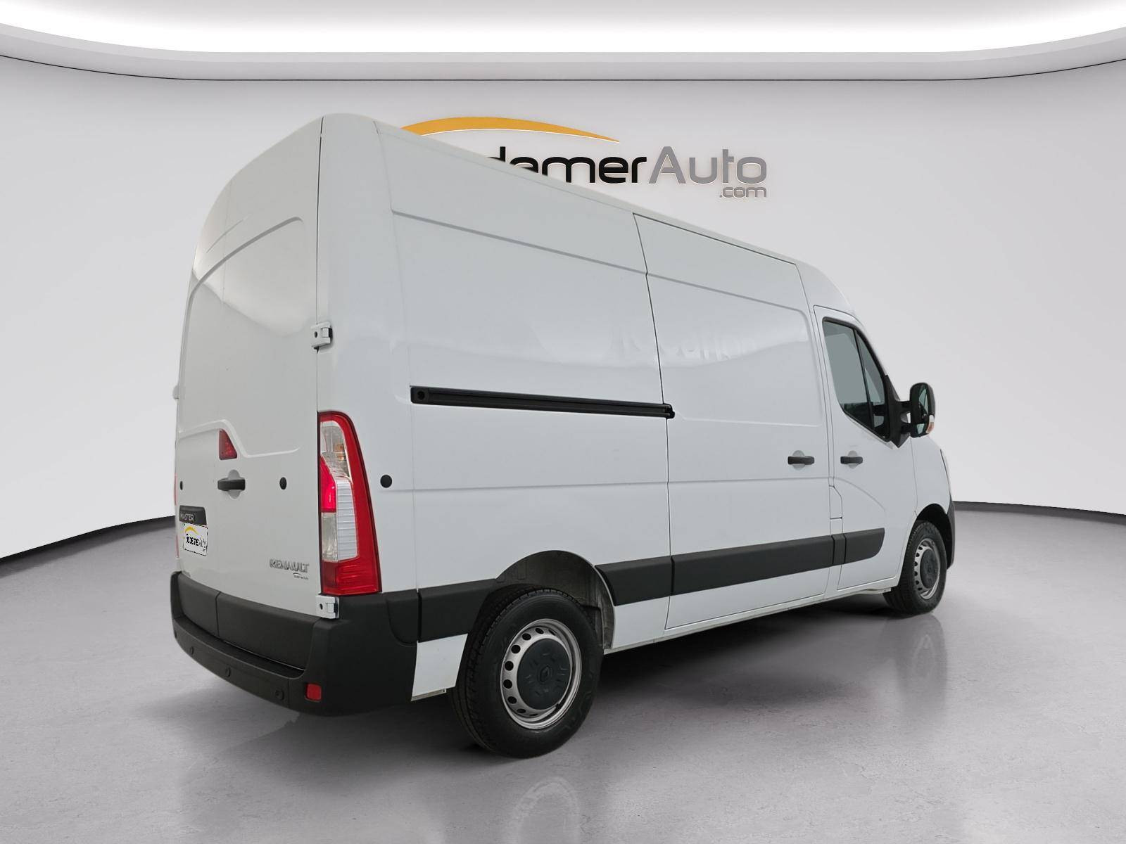 Vente en ligne Renault Master Fourgon MASTER FGN TRAC F3500 L2H2 BLUE DCI 135 au prix de 23 890 €