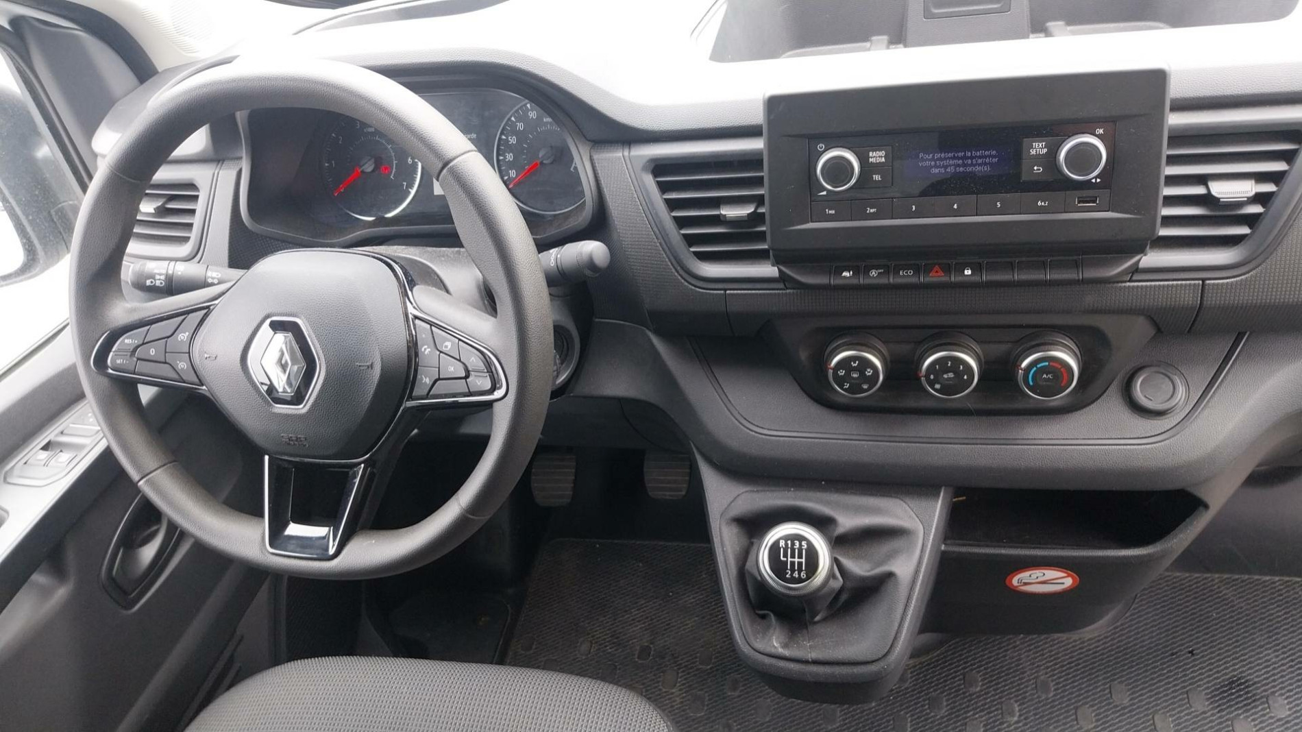 Vente en ligne Renault Trafic 3 Fourgon TRAFIC FGN L2H1 3000 KG BLUE DCI 130 au prix de 23 490 €