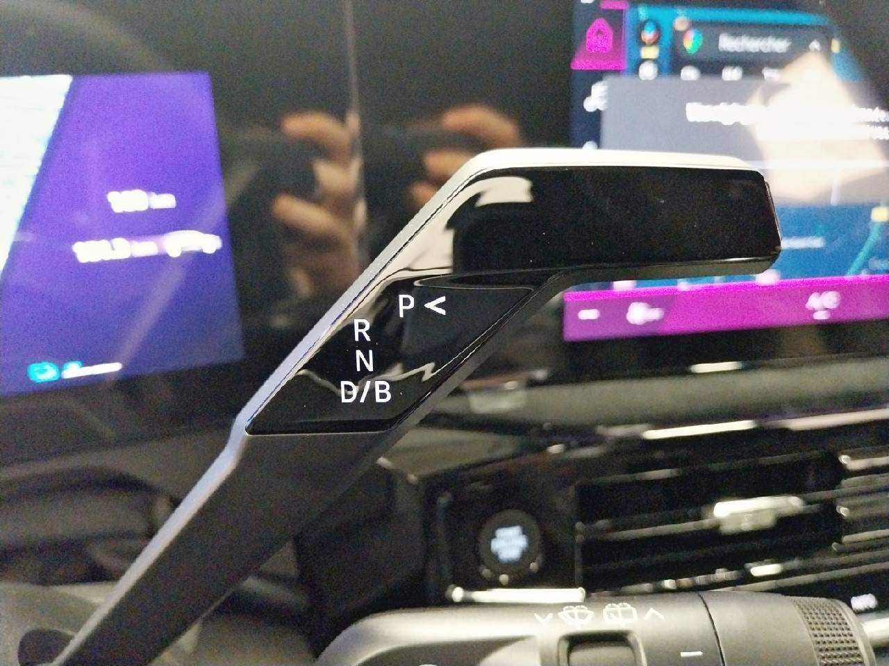 Vente en ligne Renault Clio 6 Clio E-Tech full hybrid 160 ch au prix de 50 000 €