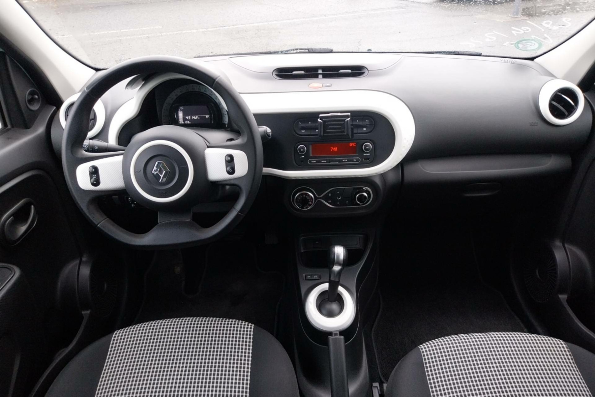 Vente en ligne Renault Twingo Electrique Twingo III E-Tech au prix de 12 490 €