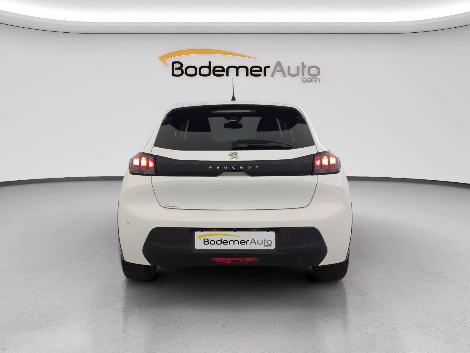 Vente en ligne Peugeot E-208  50 kWh 136ch au prix de 17 890 €