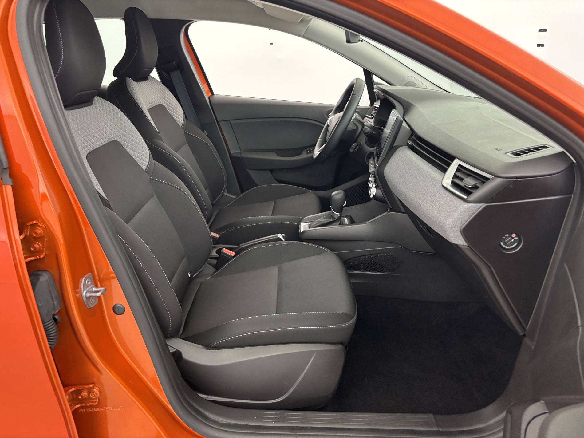 Vente en ligne Renault Clio 5 Clio E-Tech full hybrid 145 ch GSR2 au prix de 19 990 €