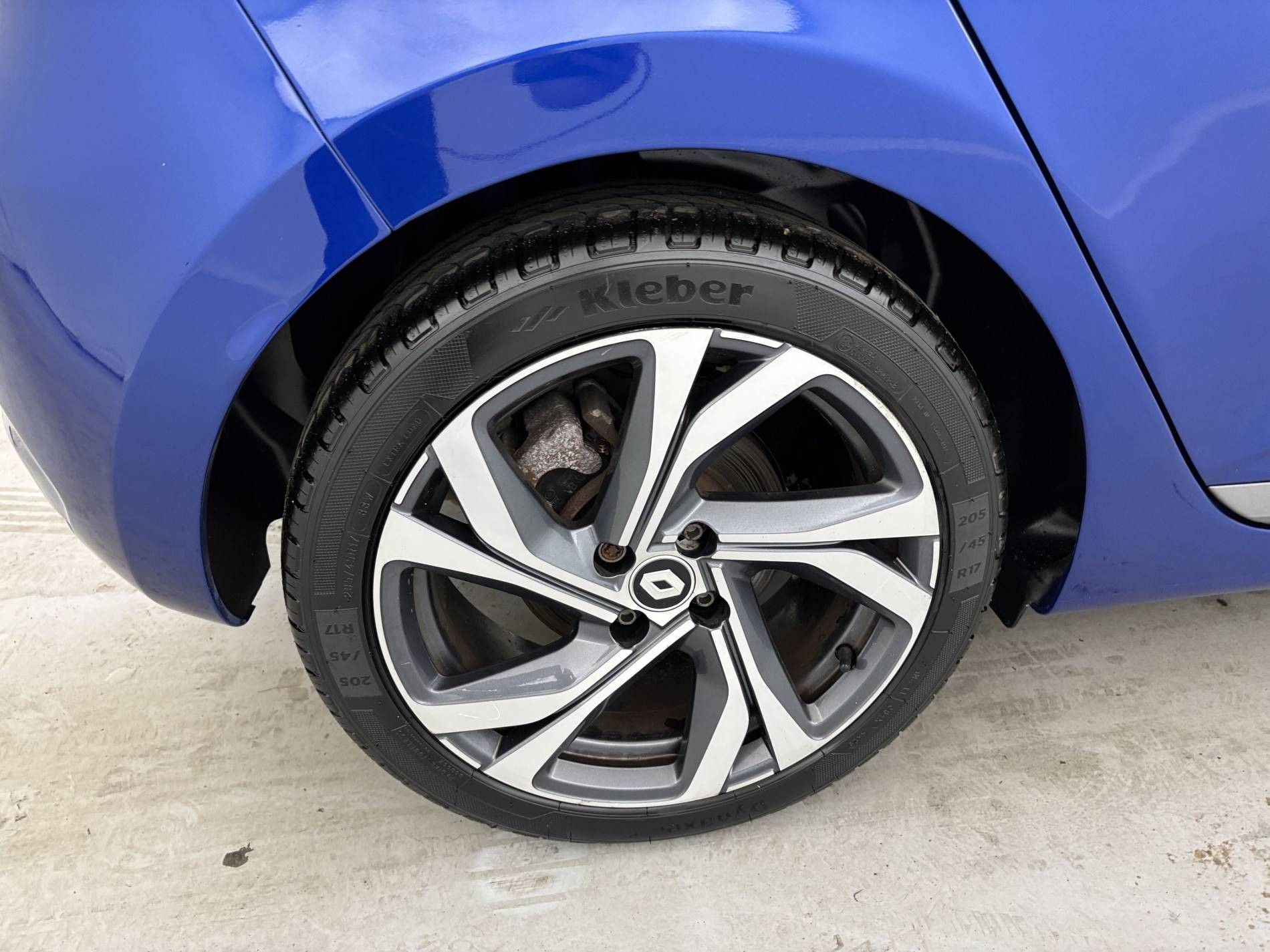 Vente en ligne Renault Clio 5 Clio E-Tech 140 - 21N au prix de 18 300 €