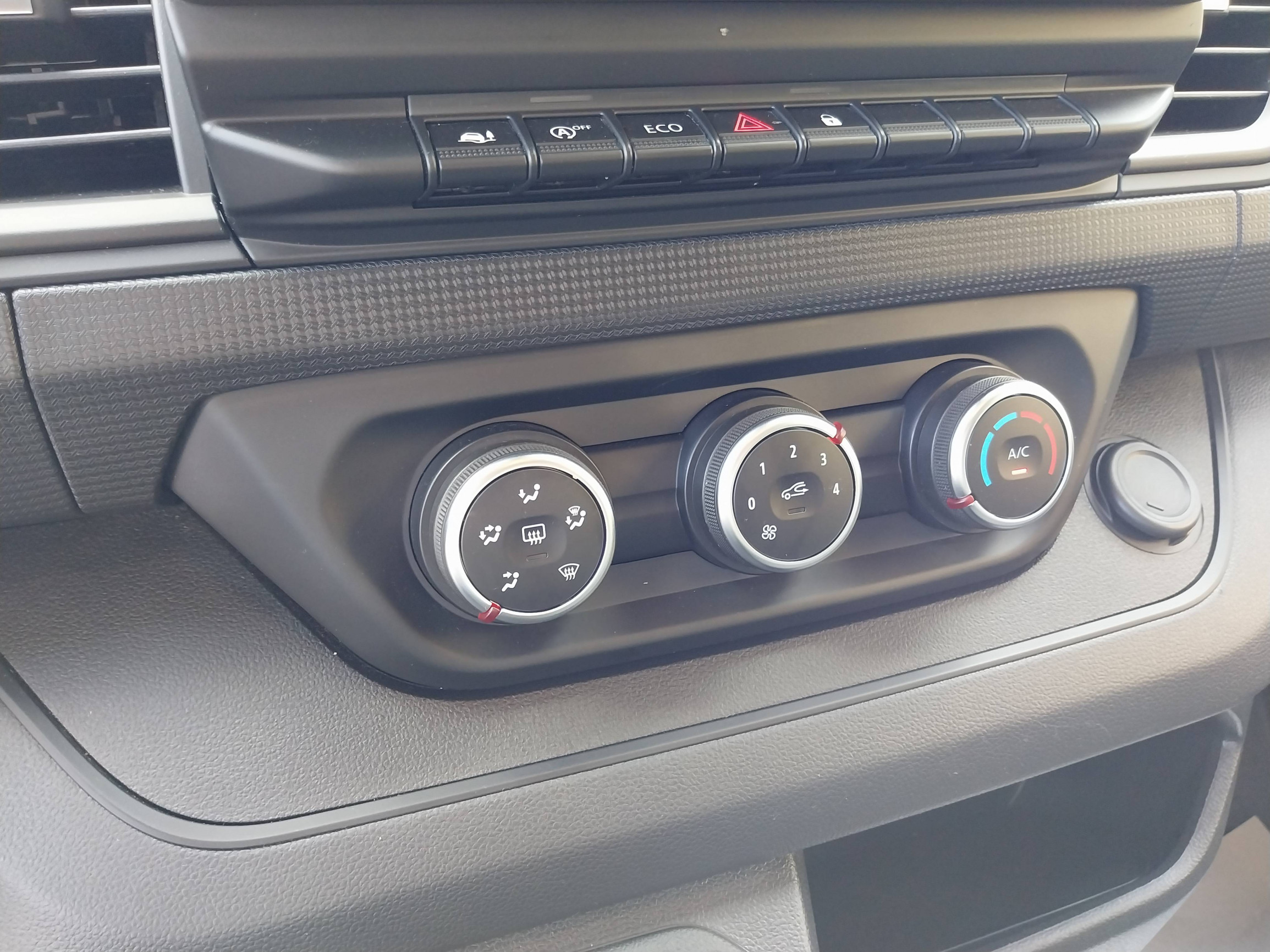 Vente en ligne Renault Trafic 3 Fourgon TRAFIC FG BLUE DCI 130 L1H1 3T GSR2 au prix de 22 990 €
