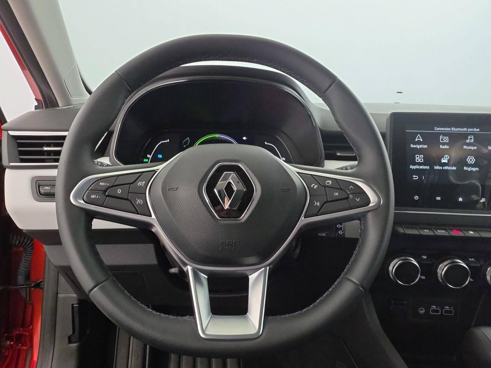 Vente en ligne Renault Clio 5 Clio E-Tech full hybrid 145 au prix de 17 990 €