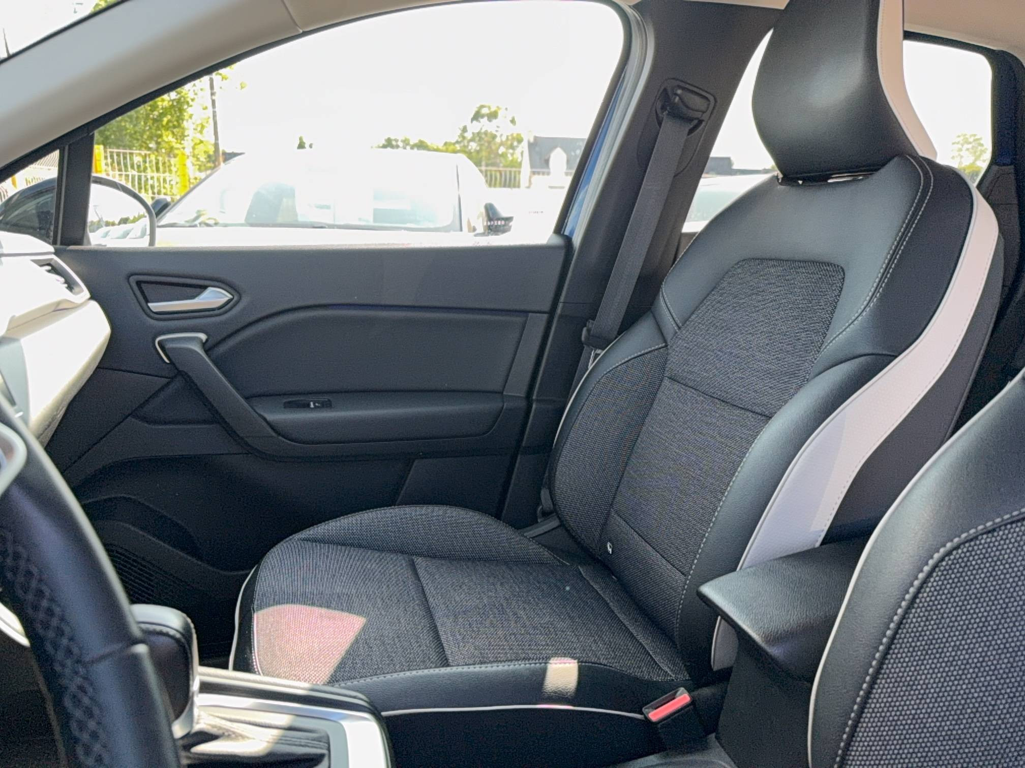 Vente en ligne Renault Captur  TCe 140 EDC - 21 au prix de 17 990 €