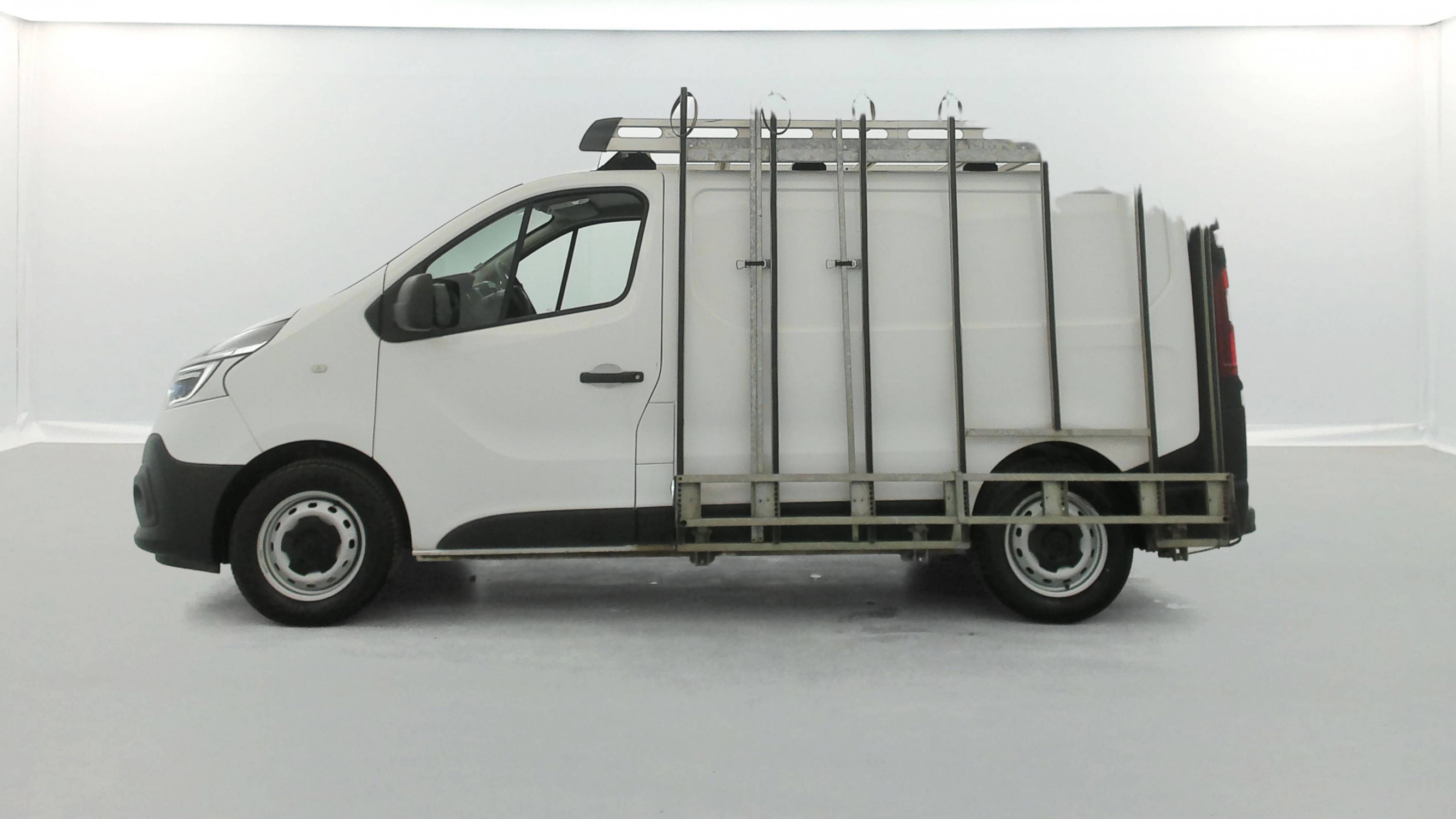 Vente en ligne Renault Trafic 3 Fourgon TRAFIC FGN L1H1 1000 KG DCI 120 au prix de 19 490 €