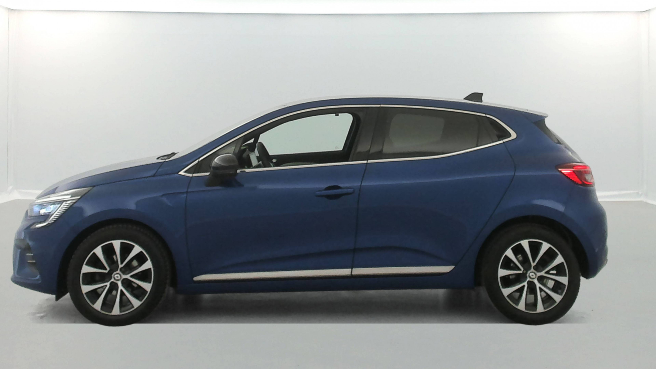 Vente en ligne Renault Clio 5 Clio TCe 90 au prix de 15 890 €