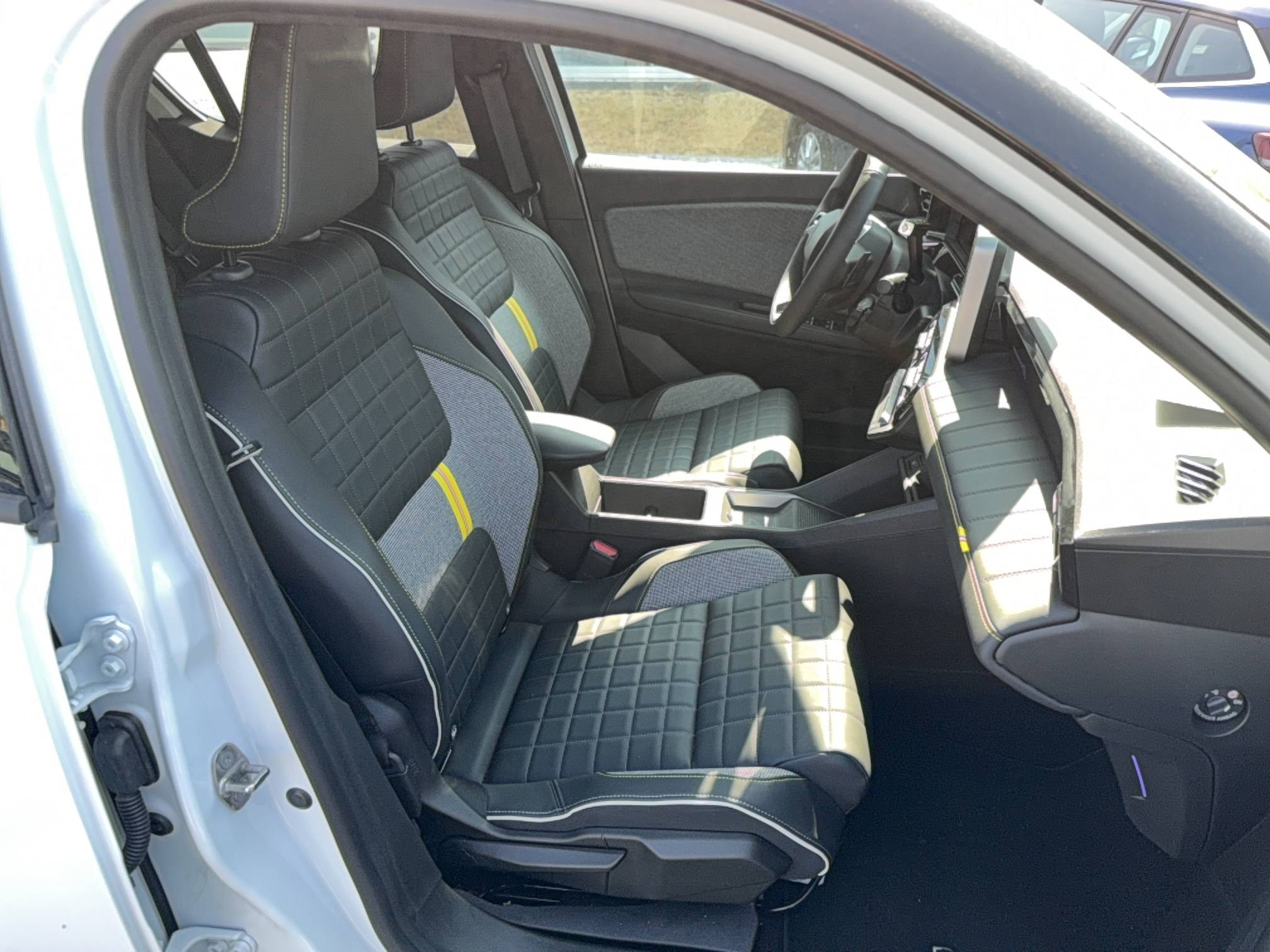 Vente en ligne Renault R4 E-Tech  150 ch autonomie confort au prix de 36 840 €