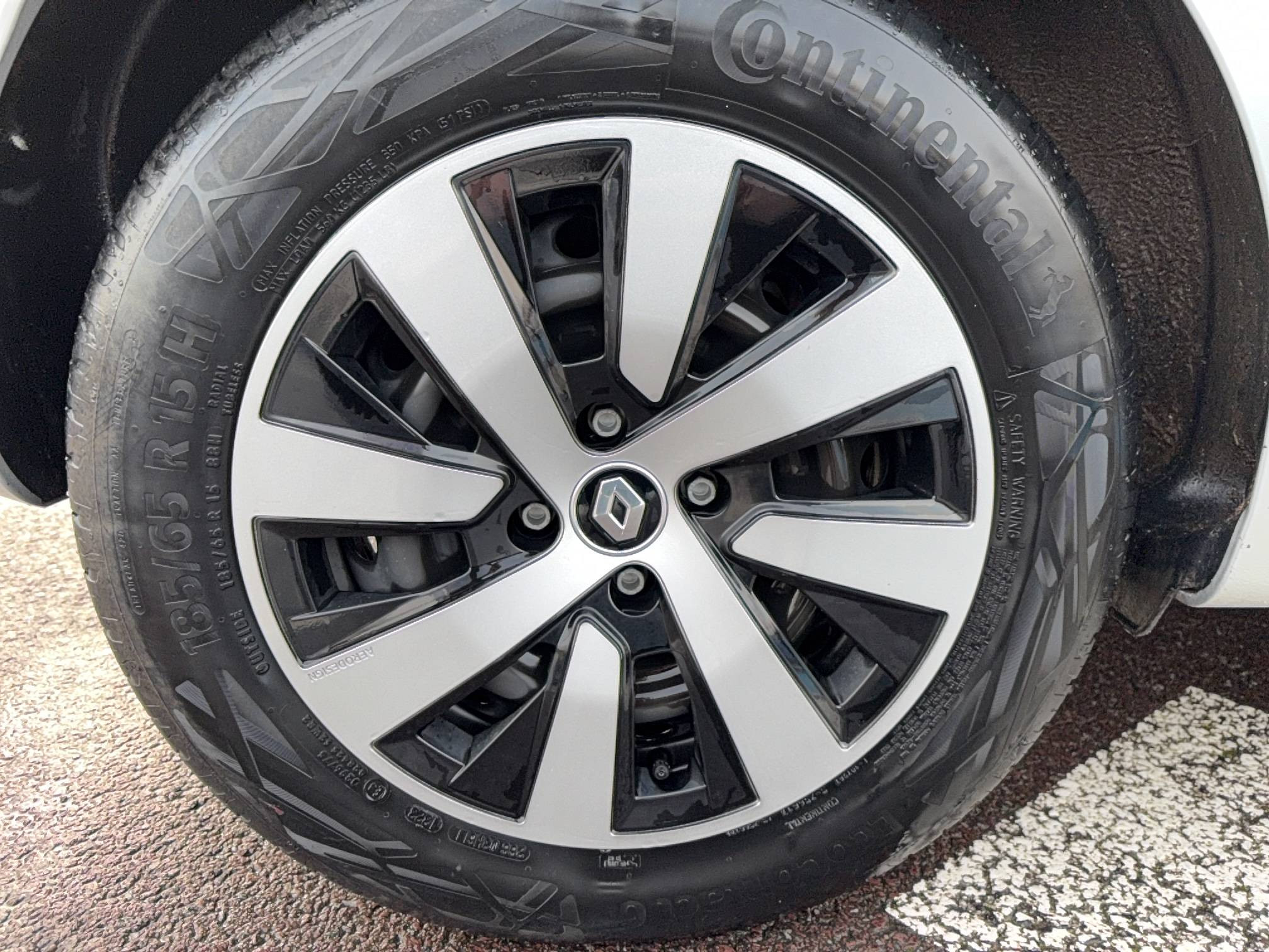 Vente en ligne Renault Clio 5 Clio TCe 90 au prix de 14 290 €