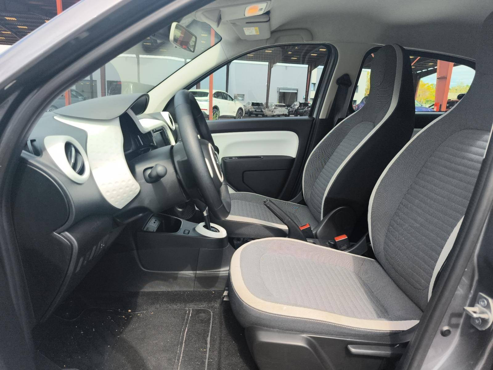 Vente en ligne Renault Twingo Electrique Twingo III E-Tech au prix de 14 890 €