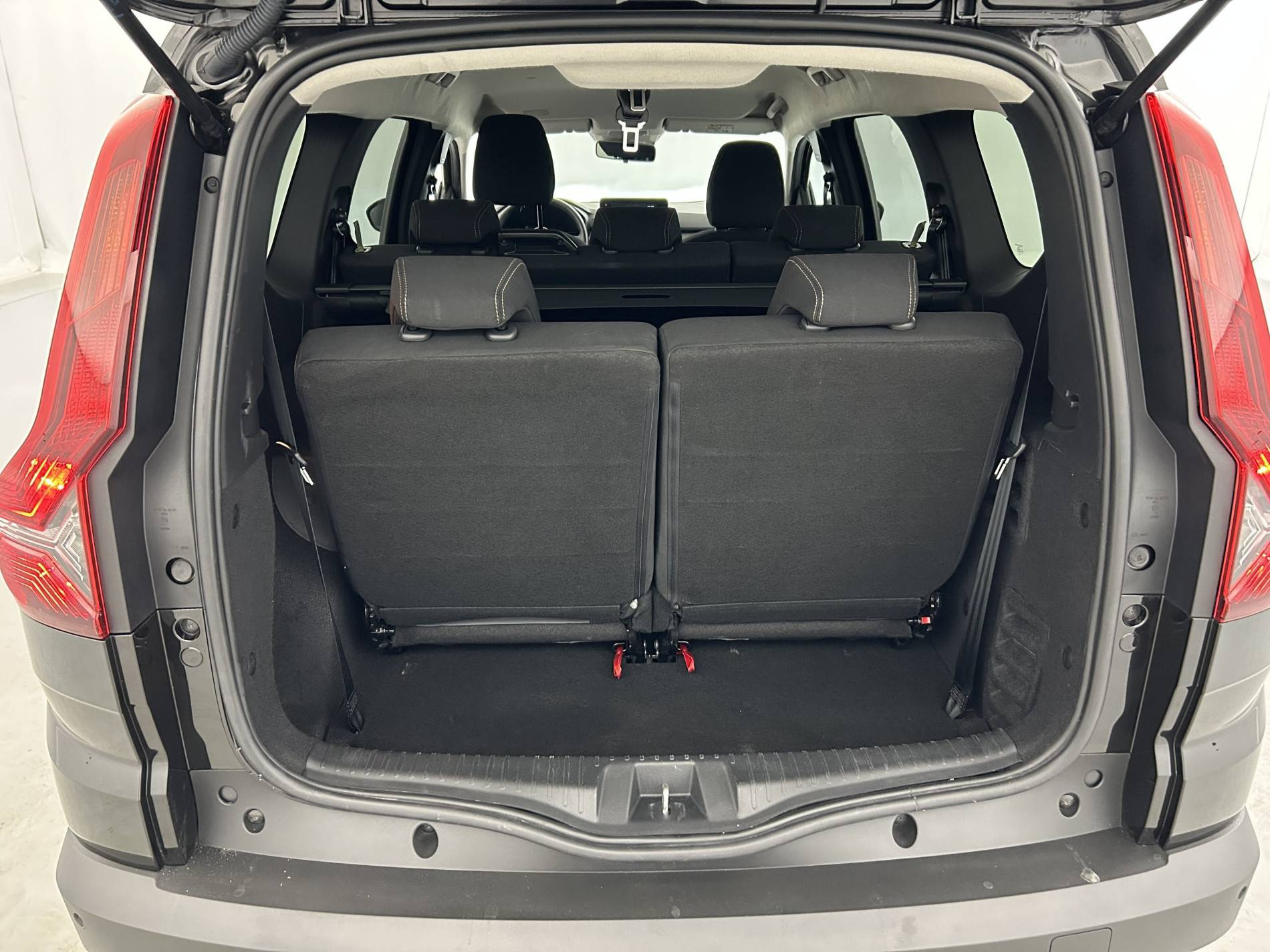 Vente en ligne Dacia Jogger  Hybrid 140 7 places GSR2 au prix de 23 490 €