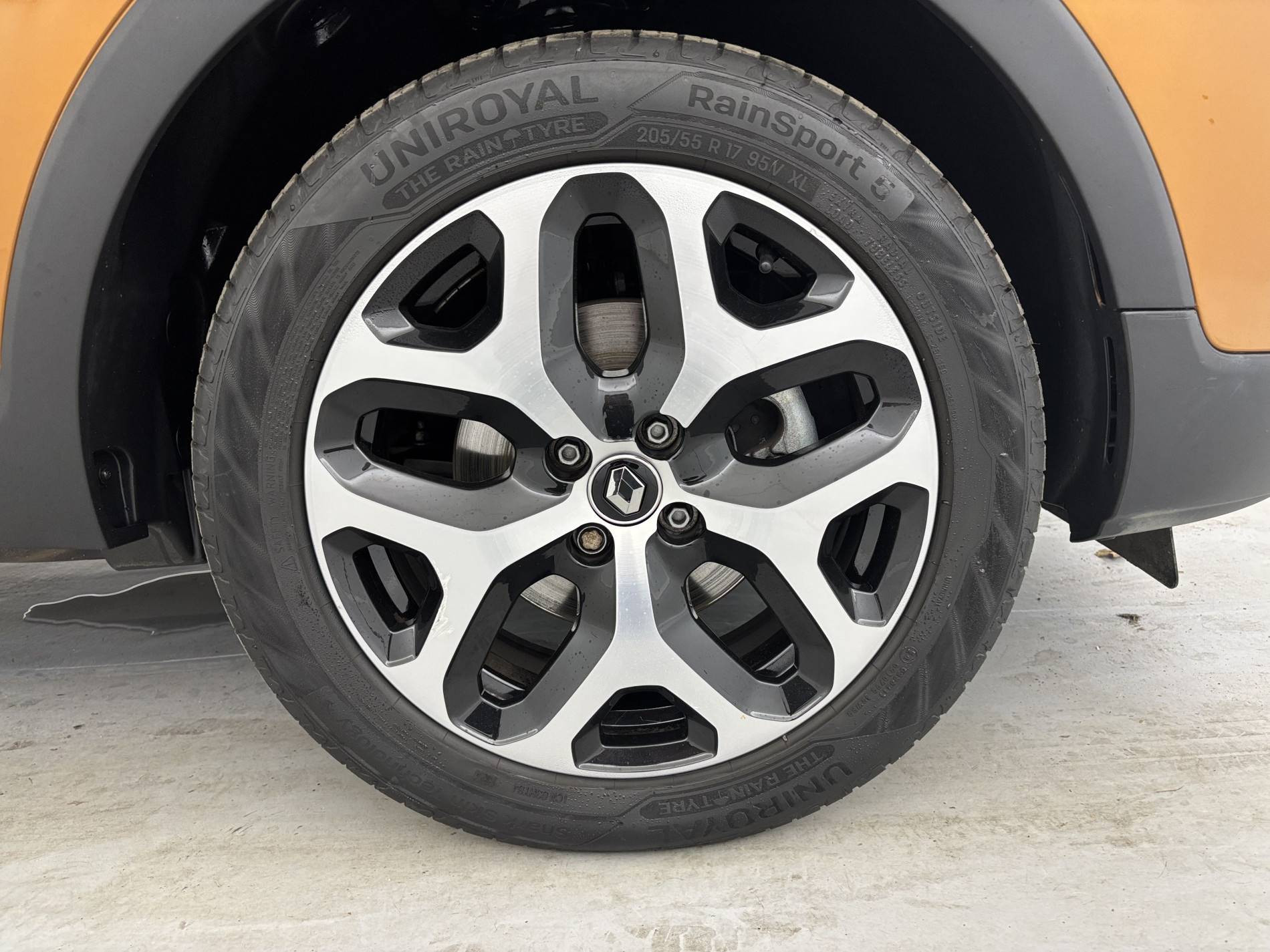 Vente en ligne Renault Captur  TCe 150 FAP EDC au prix de 14 490 €